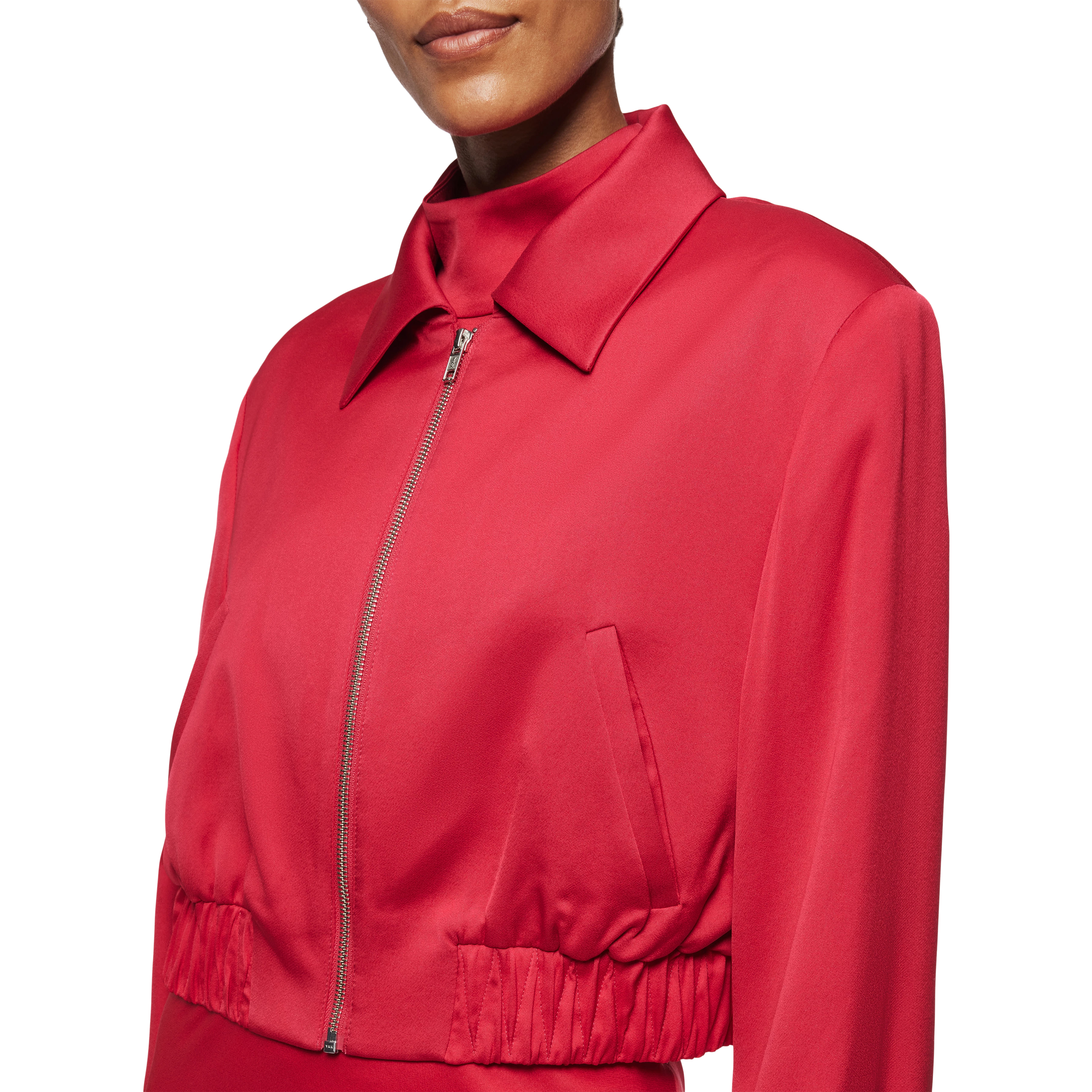 RADWAY - Blouson court en satin - women - rouge - Detailansicht am Model