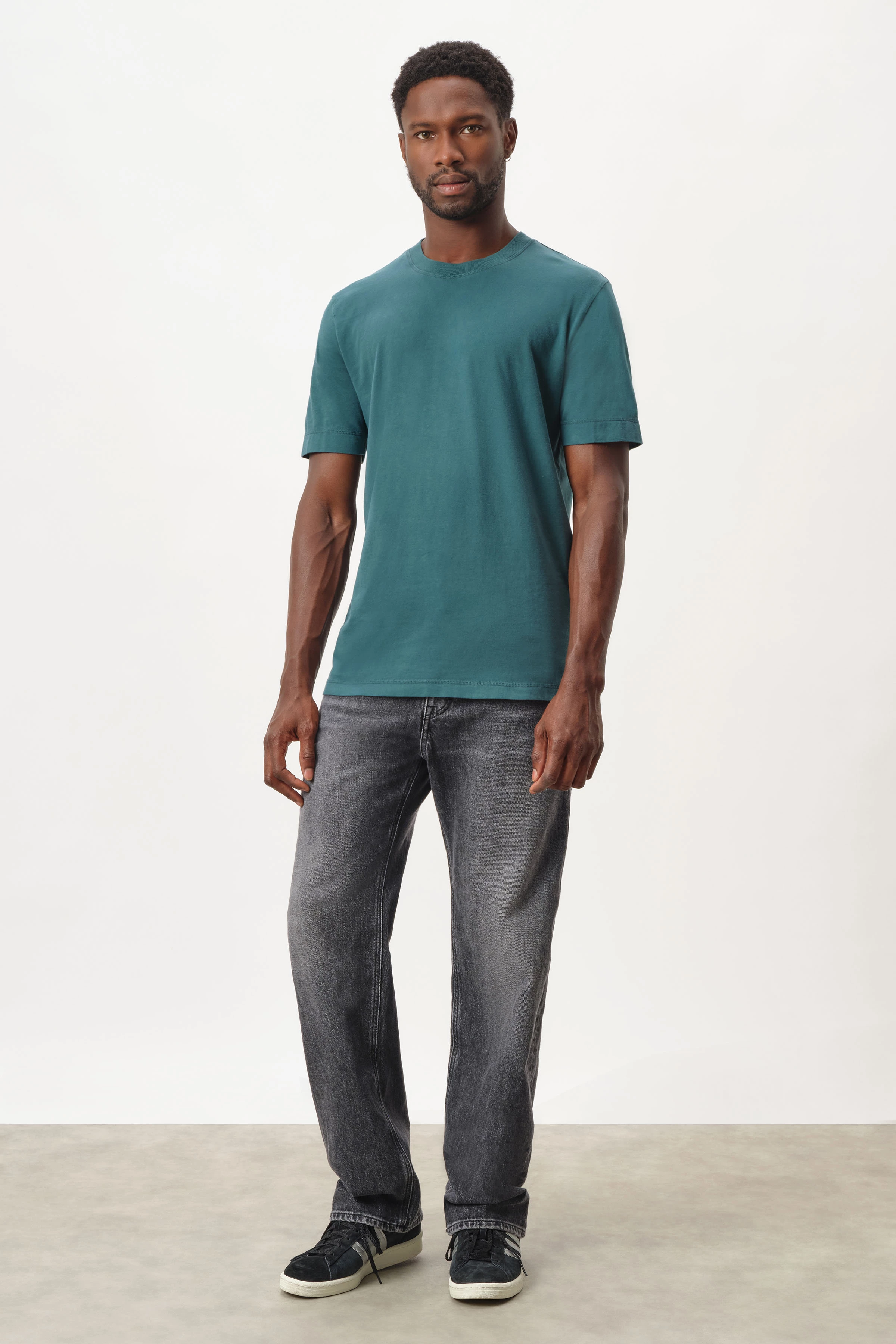 RAPHAEL - T-shirt in soft jersey - men - green - Ganzkörper-Frontansicht