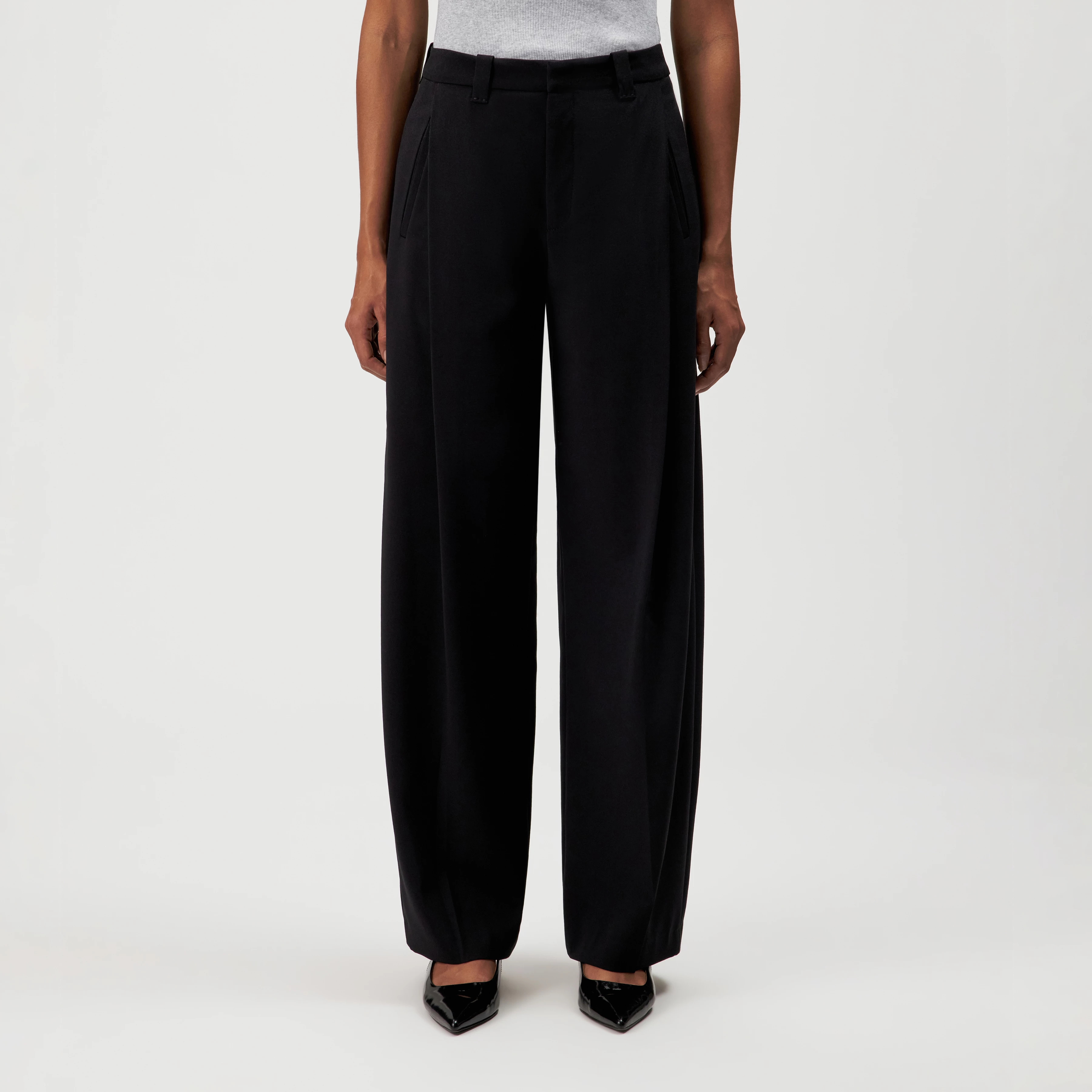UNPACK_N - Regular fit trousers in twill - women - black - Frontansicht