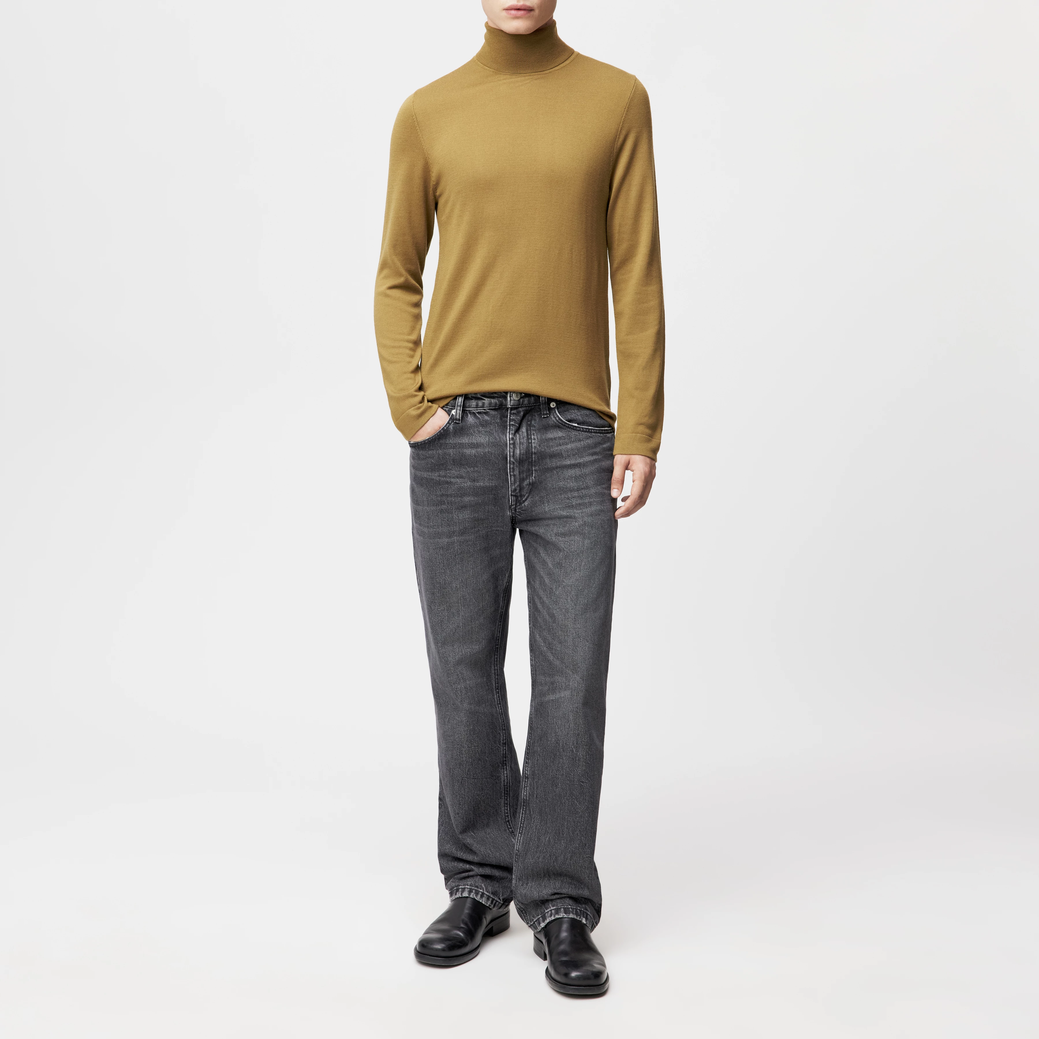 JOEY - Turtleneck jumper in 100% merino wool - men - yellow - Ganzkörper-Frontansicht