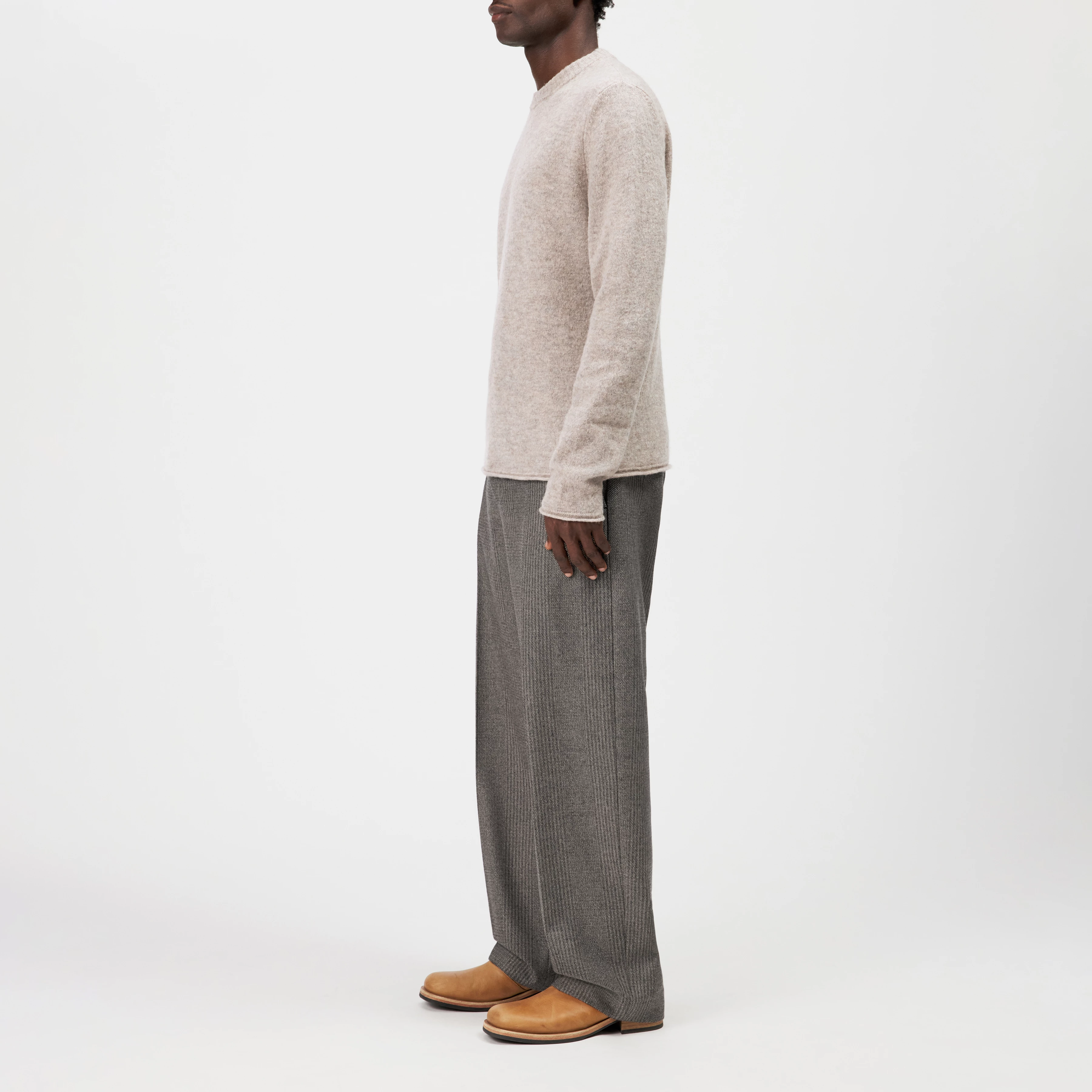 LEANDO - Round-neck jumper in wool blend - men - beige - Seitenansicht