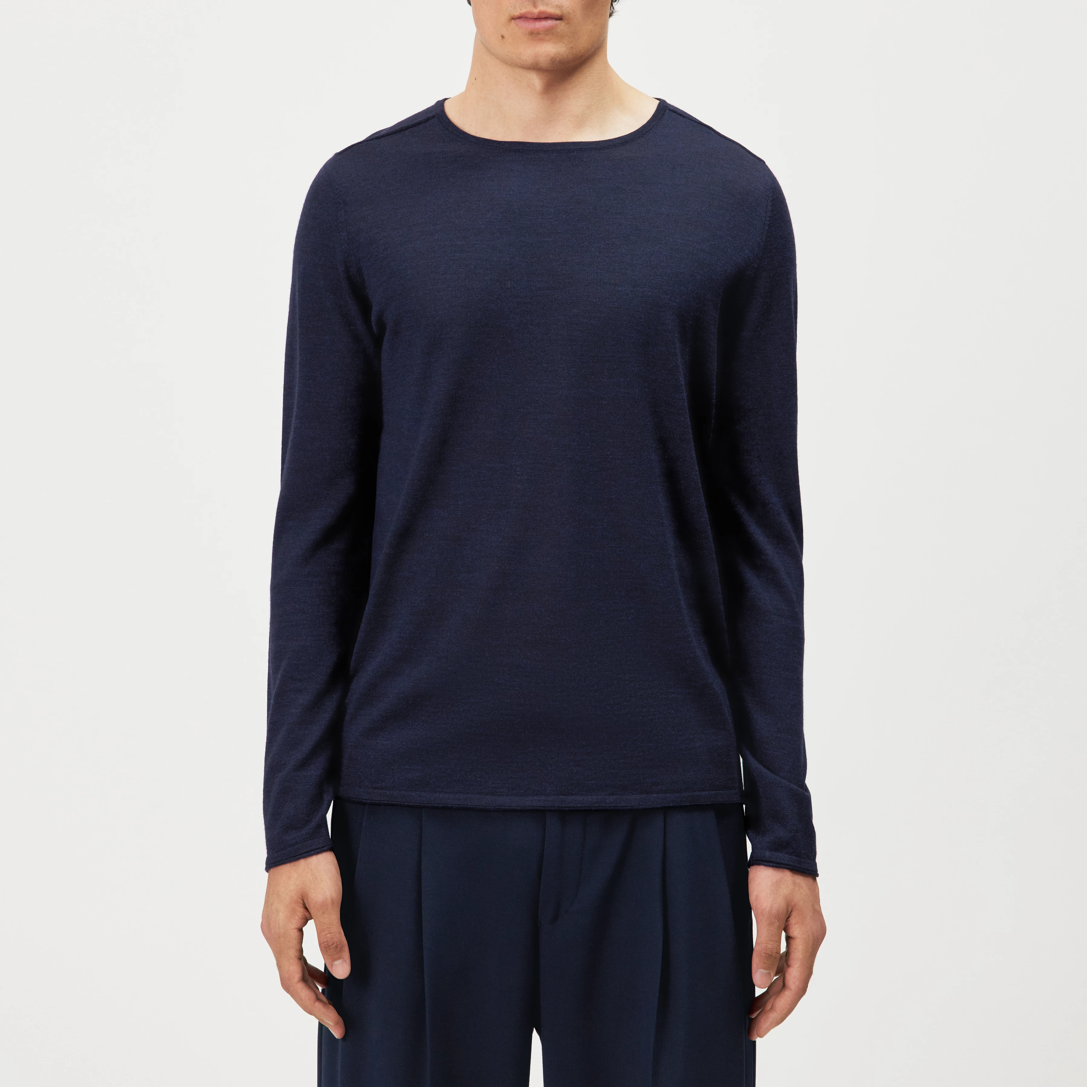 RIKONO - Fine merino wool knitted jumper - men - blue - Frontansicht