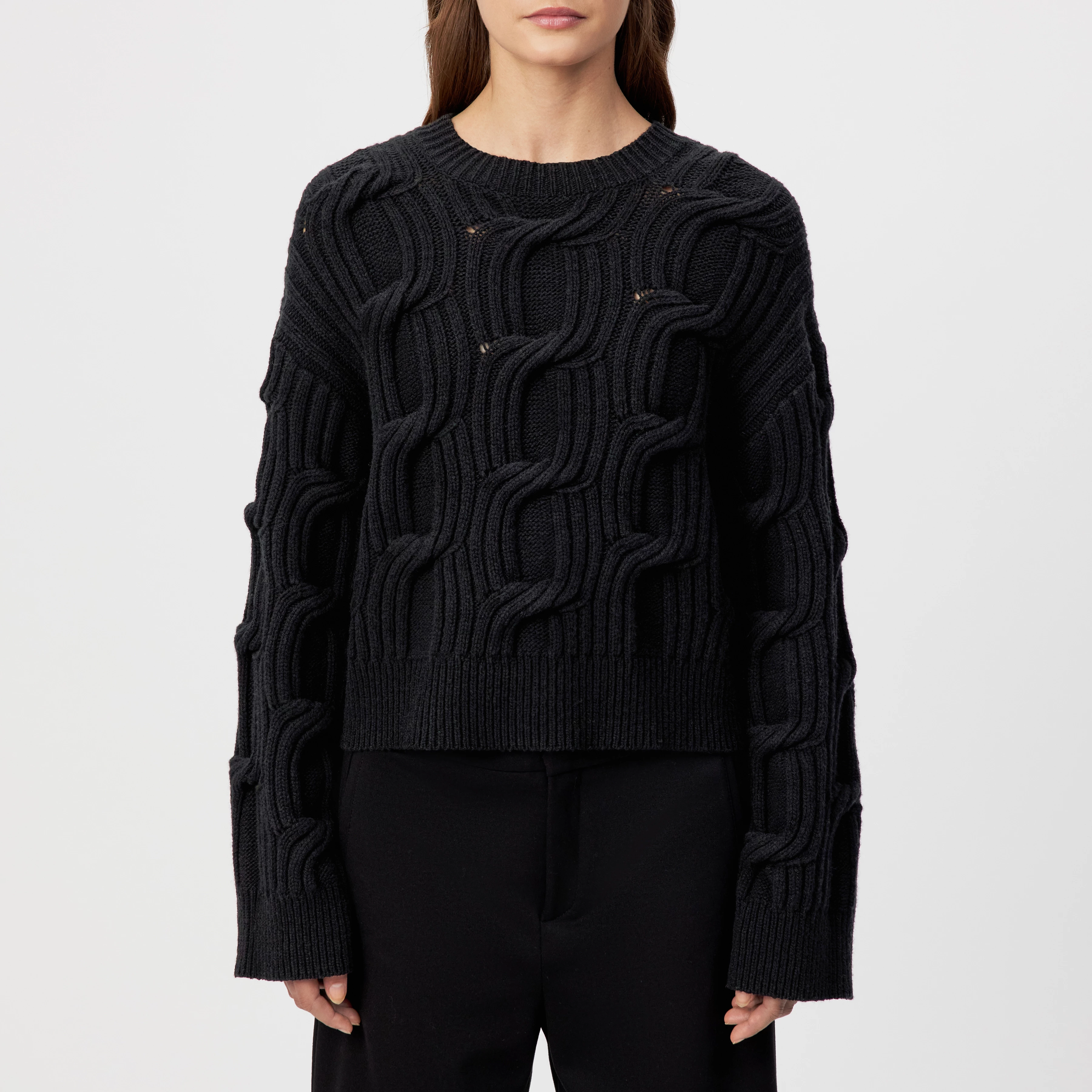 MALESE_2 - Verkürzter Pullover in Schurwolle - Damen - schwarz - Frontansicht