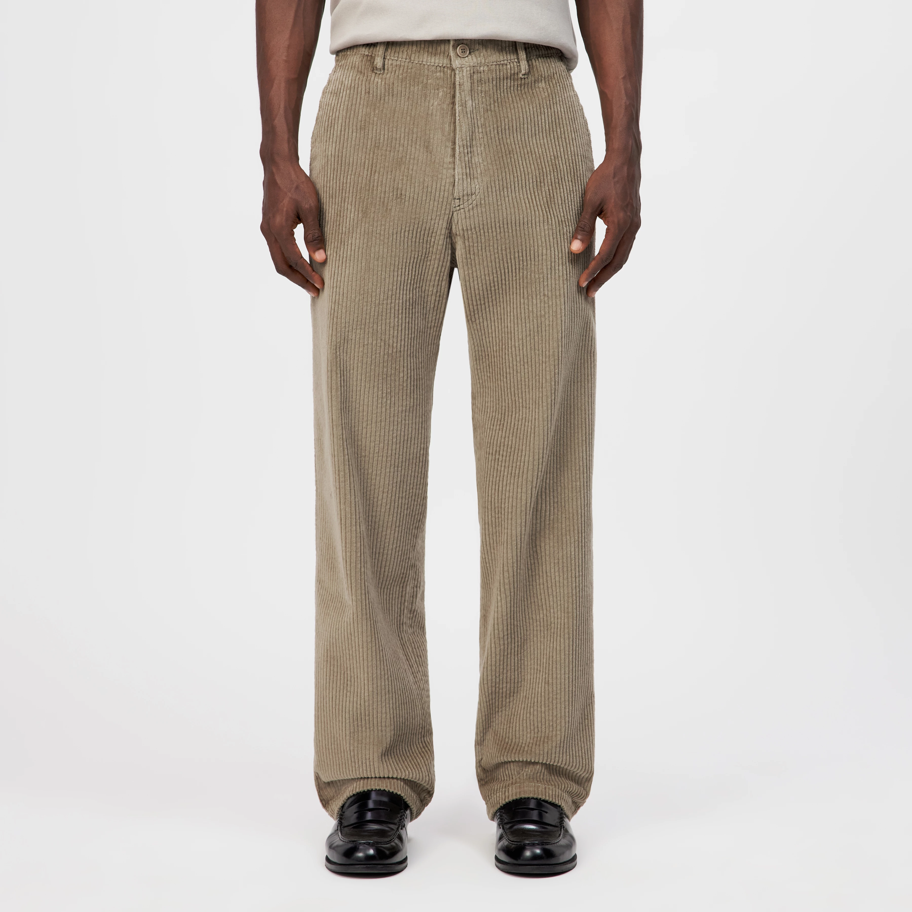 TAVIC - Modern chinos in wide cotton corduroy - men - beige - Frontansicht