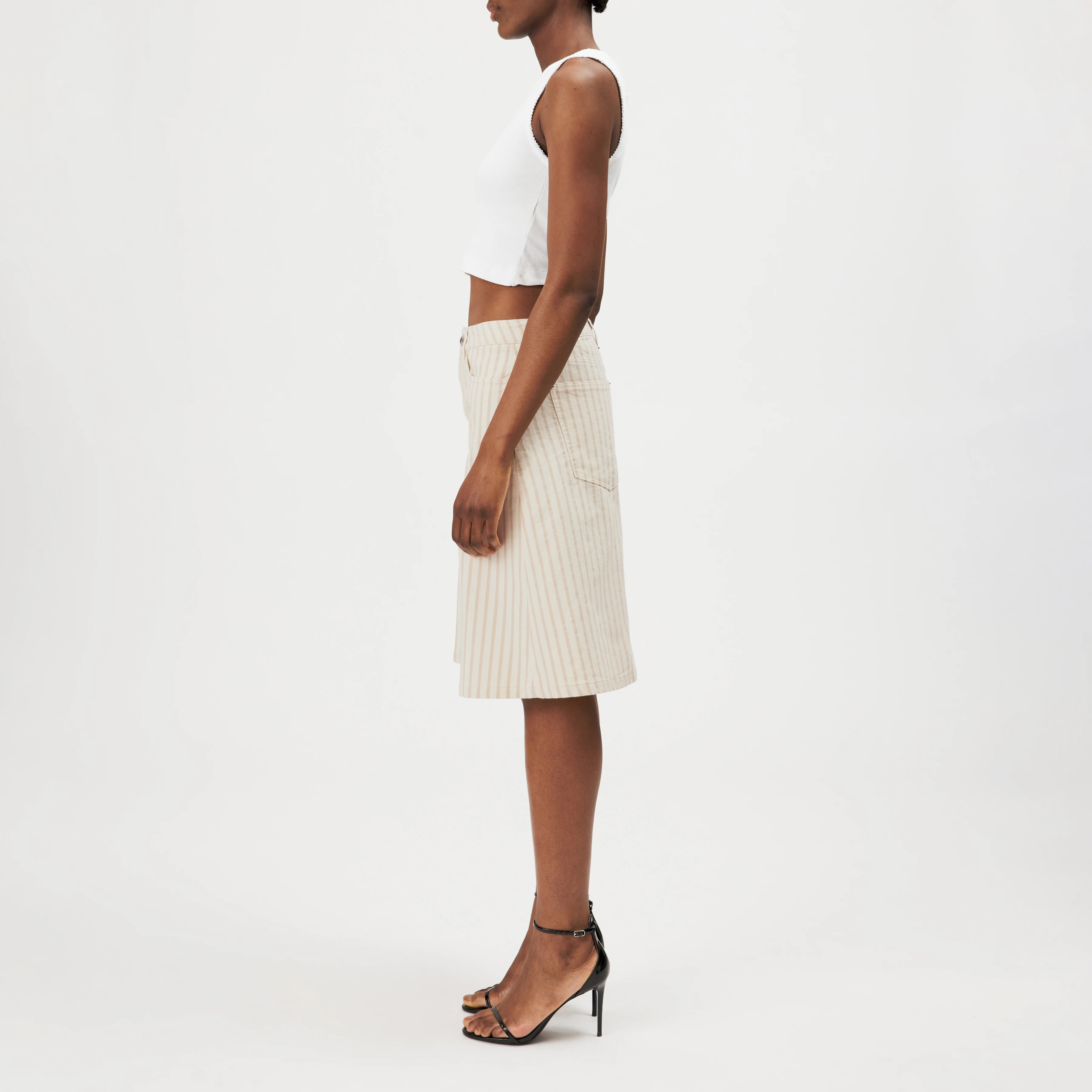 NONE - Short en sergé rayé - women - beige - Seitenansicht