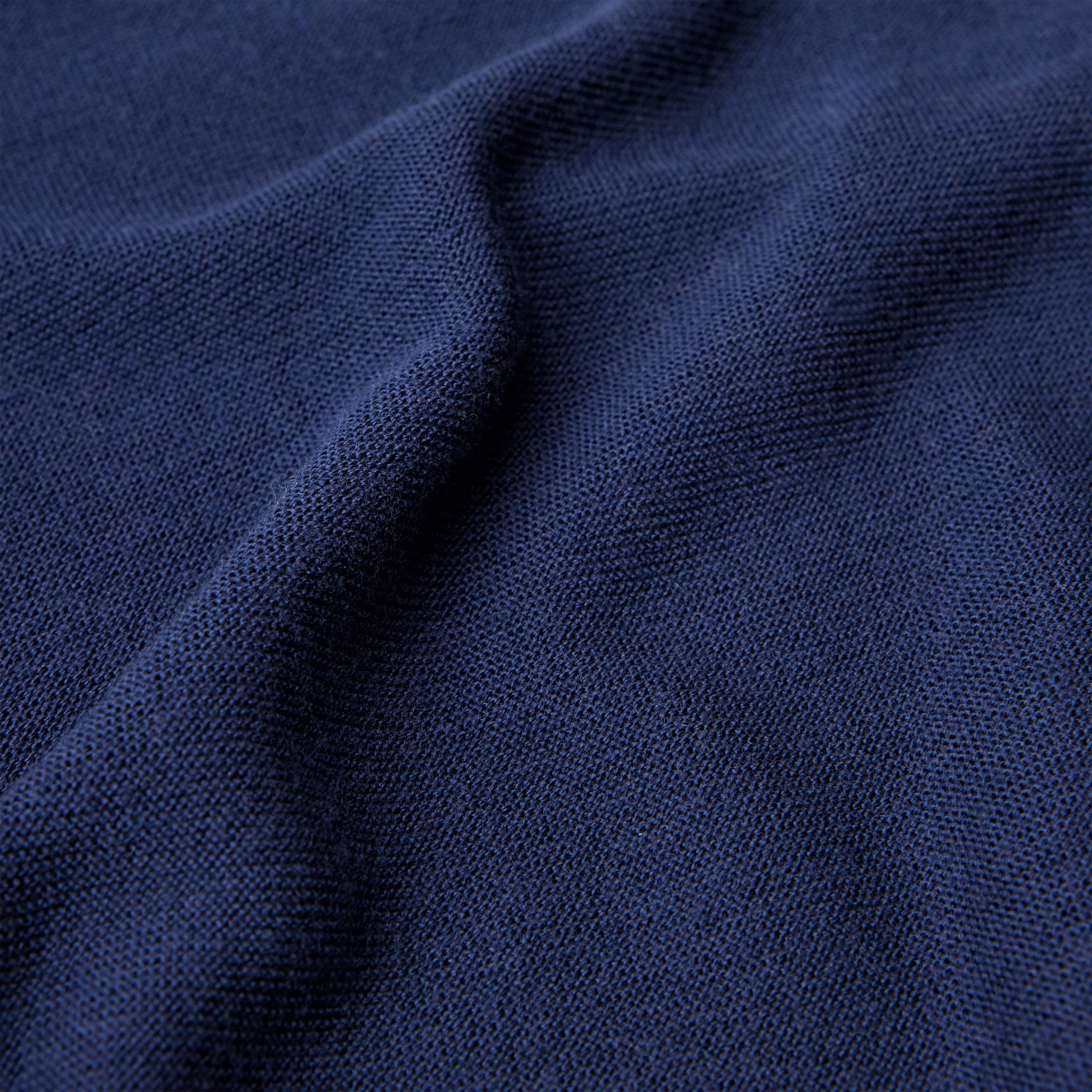 LIORA - Egg-Shape Rollkragenpullover in 100% Merinowolle - Damen - blau - Materialbild (B2C)