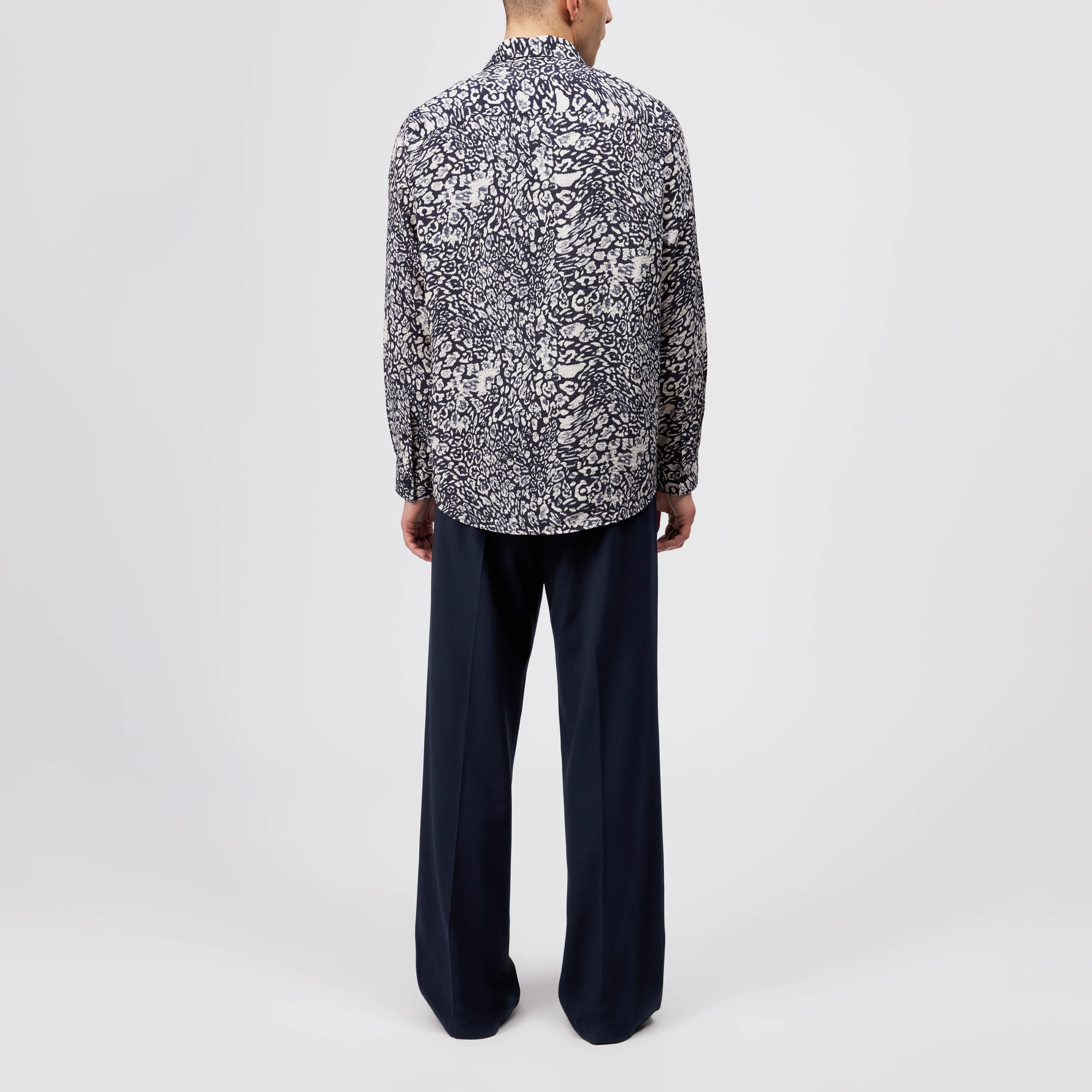 RAMIS - Regular fit leopard print twill shirt - men - blue - Rückansicht