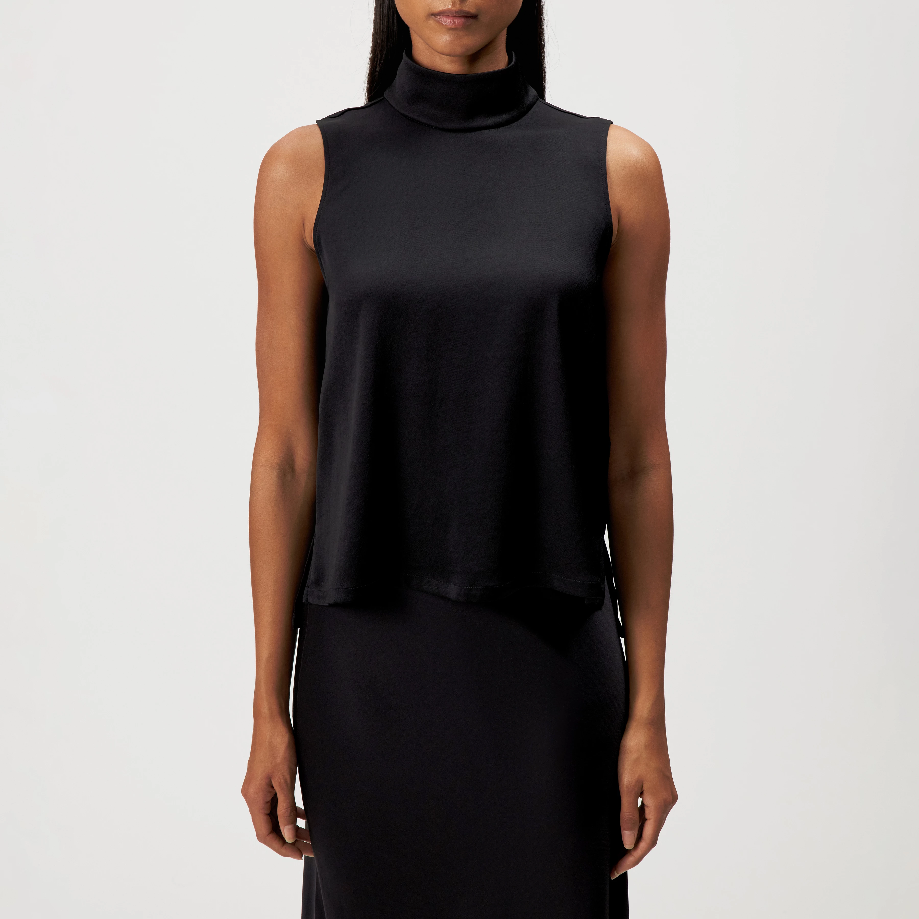 HALIRA - Top blouse en satin à col montant - women - noir - Frontansicht