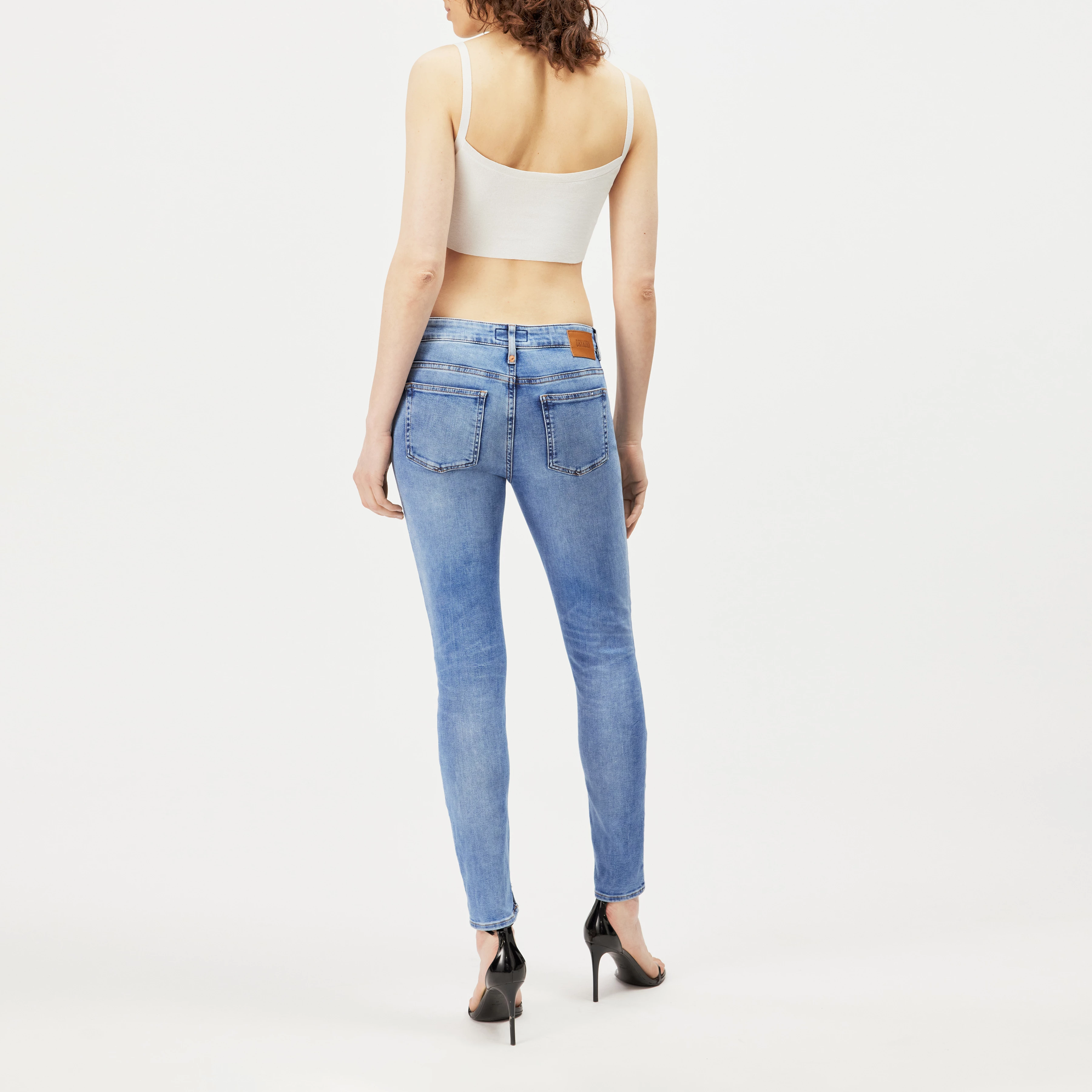 NEED - Low-waist skinny jeans in cotton-lyocell blend - women - blue - Rückansicht