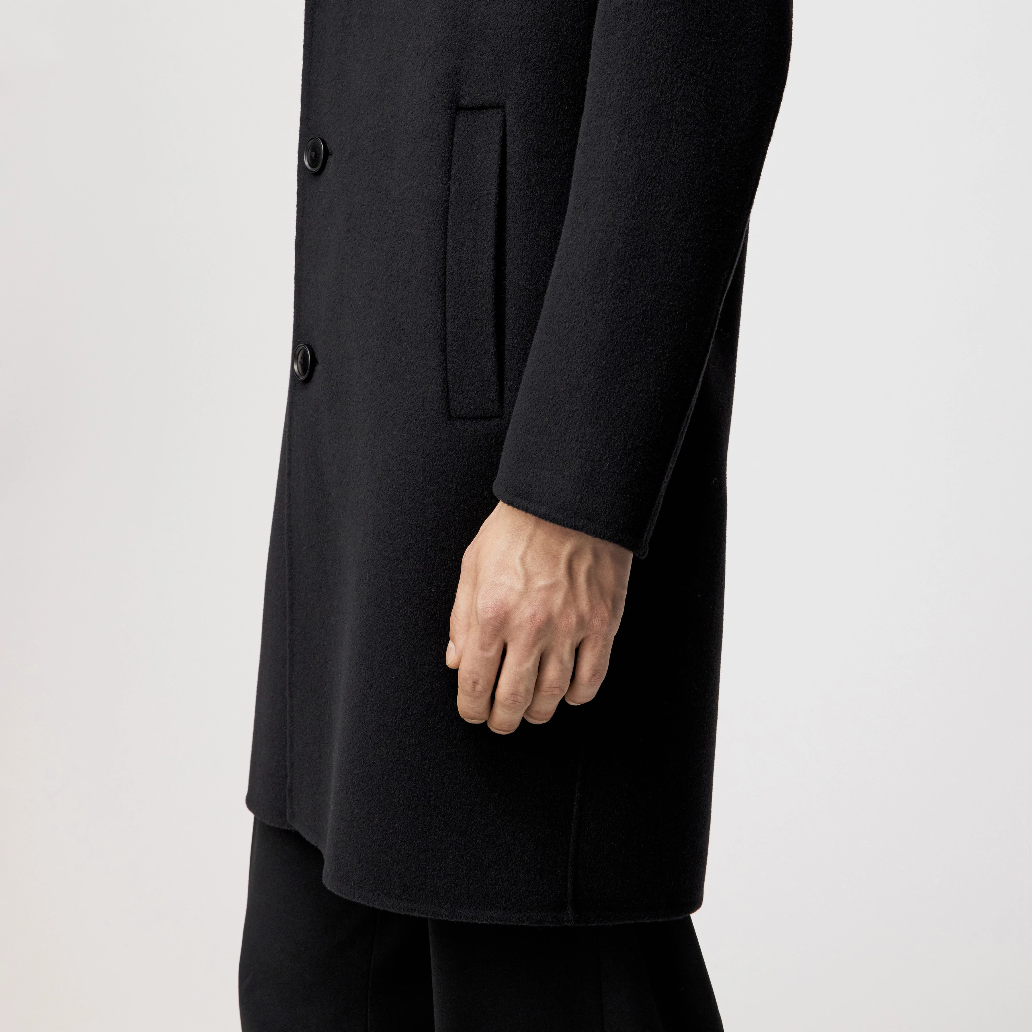 SKOLAN - Classic blazer coat in double-faced wool - men - Natural Aluminium - Detailansicht am Model