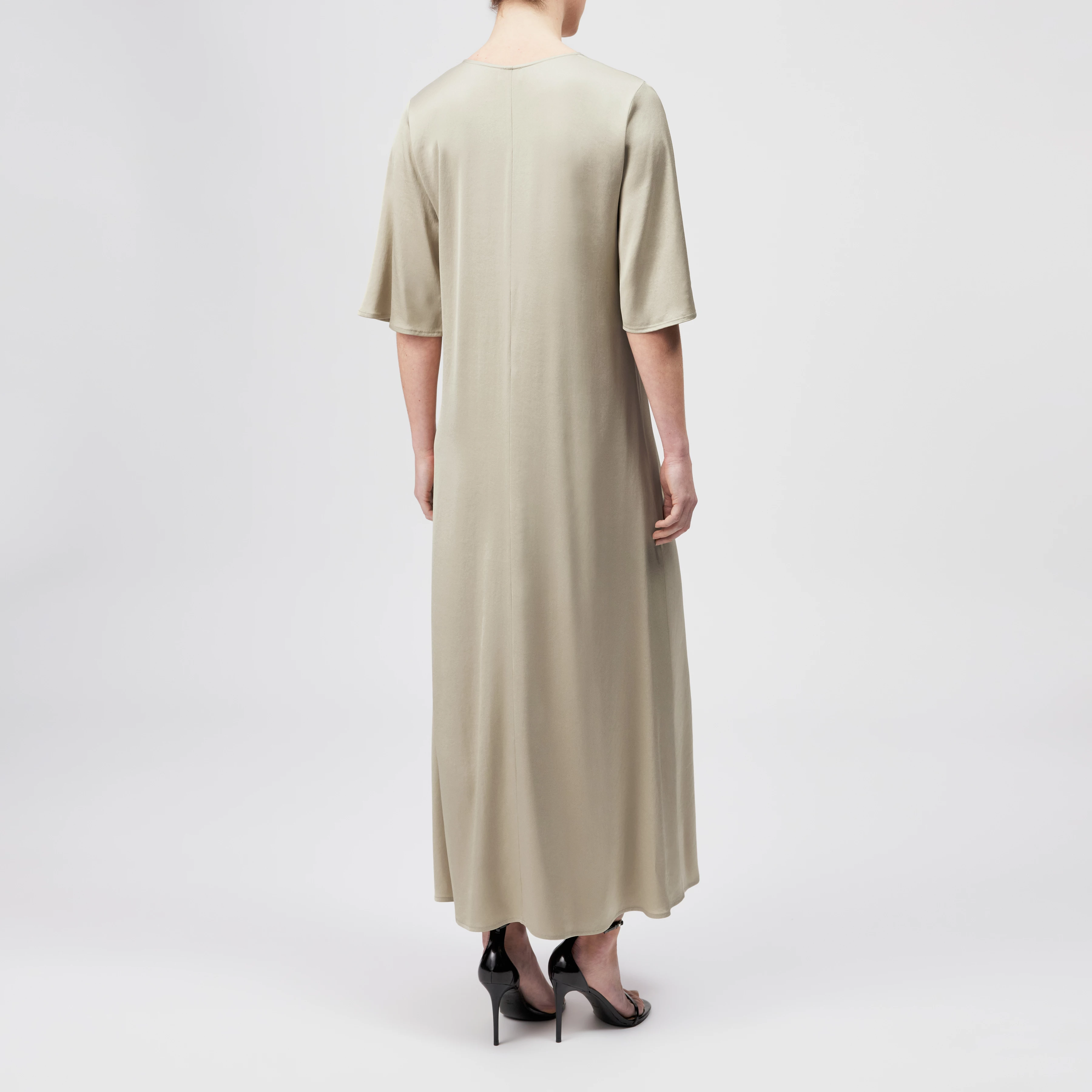 TIVONA - Satin maxi dress with short sleeves - women - beige - Rückansicht