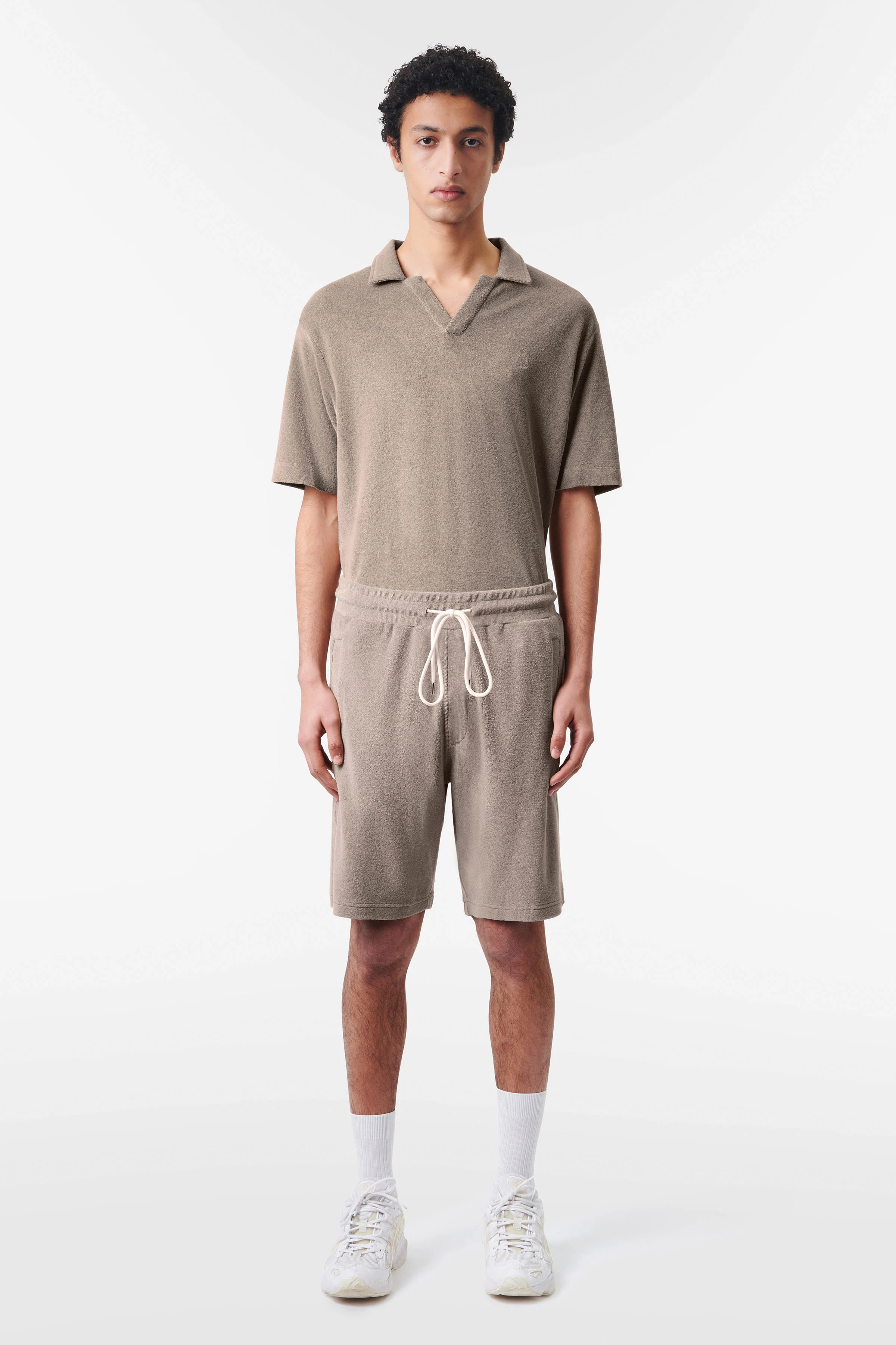 BRIKKO - Casual shorts in cotton-viscose blend - men - beige - Ganzkörper-Frontansicht