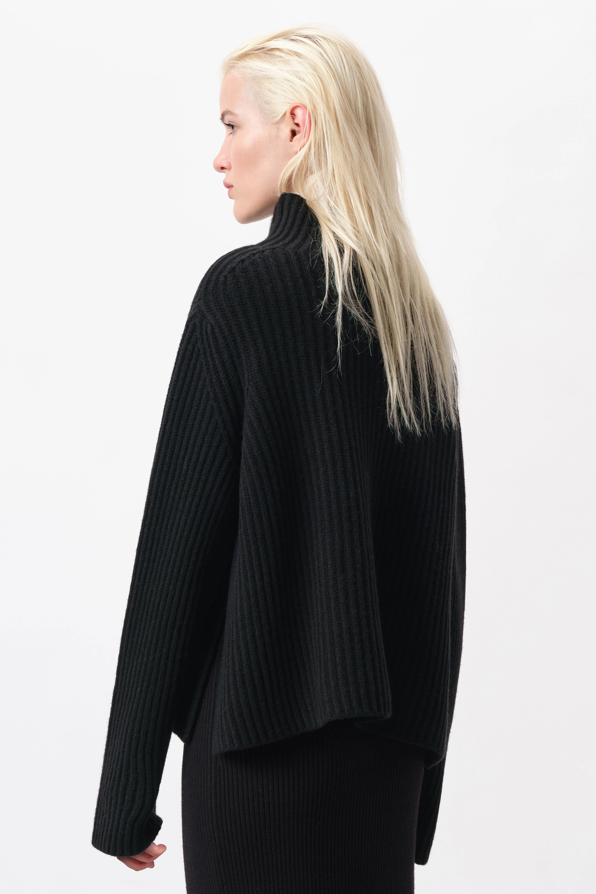 VARISA_2 - Rollkragenpullover in Schurwolle - Damen - schwarz - Rückansicht