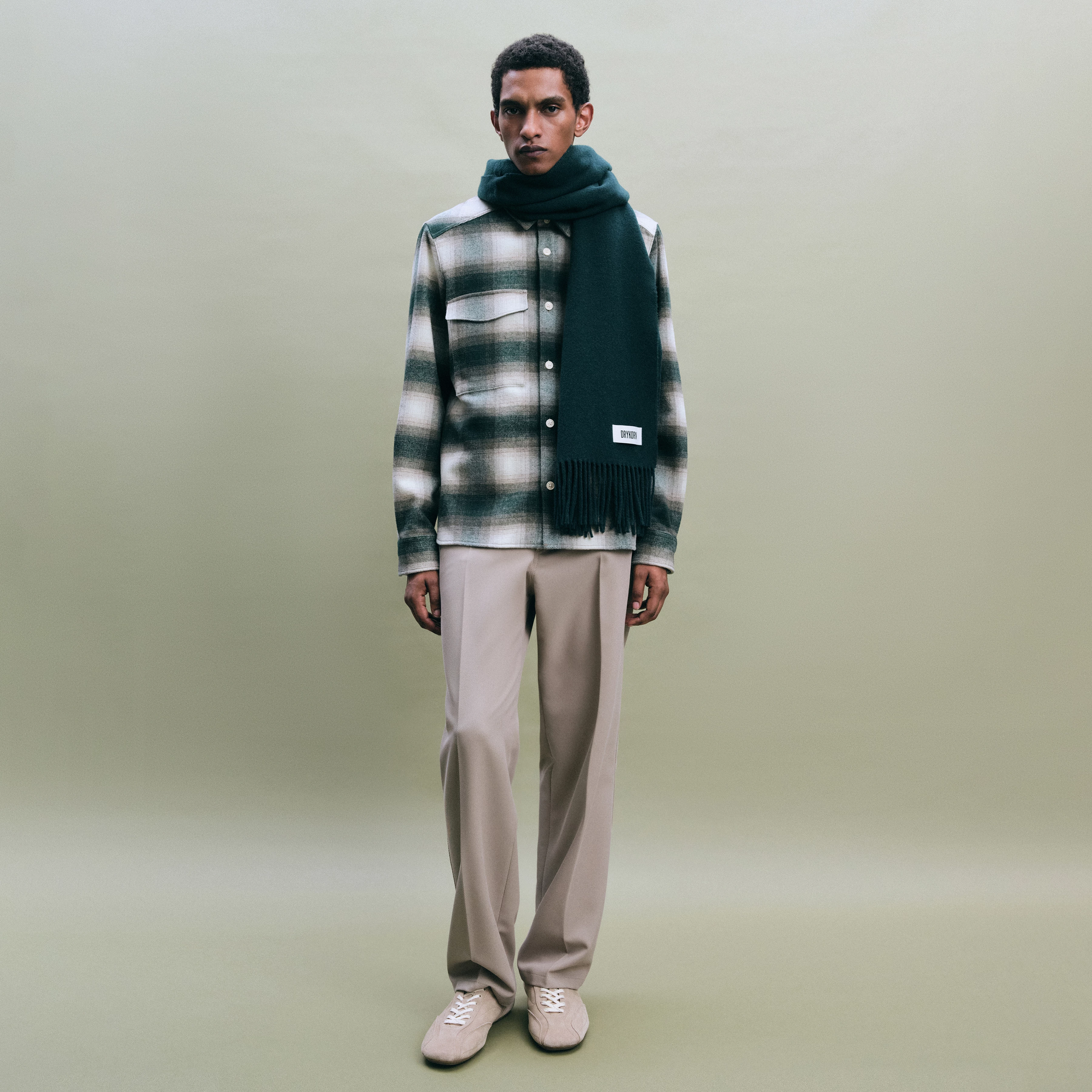 GAZE_4 - Schal in Wolltwill - Unisex - grün