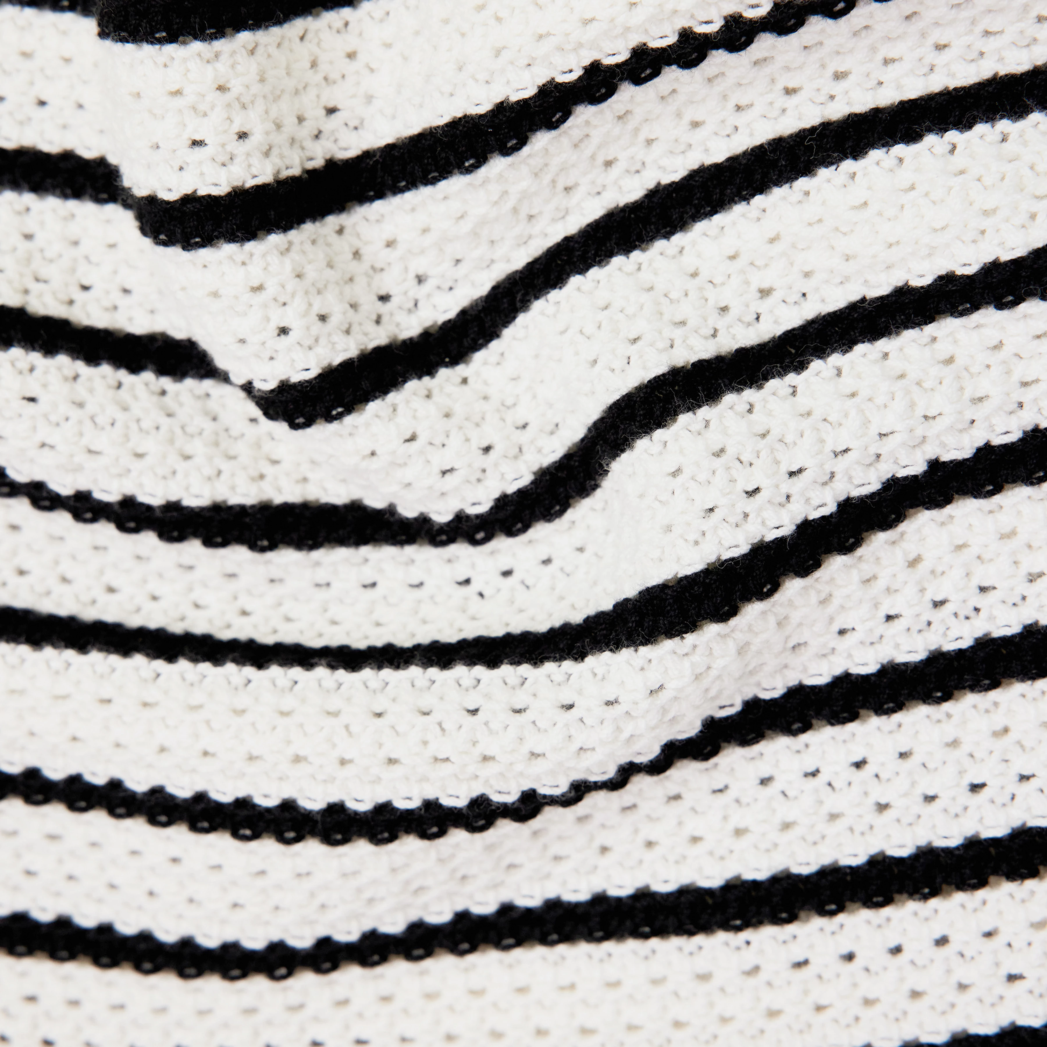 ARDNA - Relaxed Fit Striped Shorts - women - off white - Materialbild (B2C)