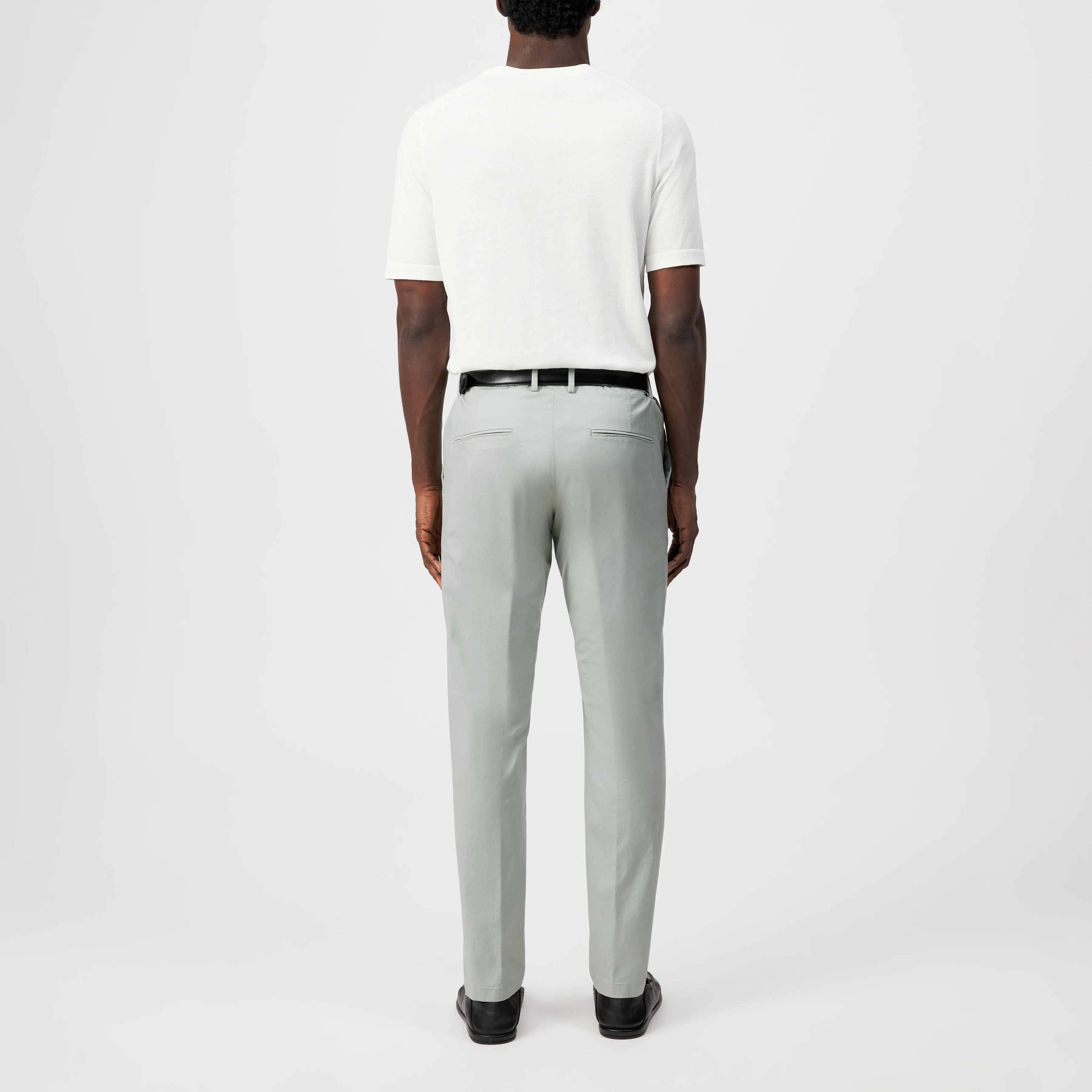 AJEND - Ready-made trousers in cotton gabardine - men - green - Rückansicht