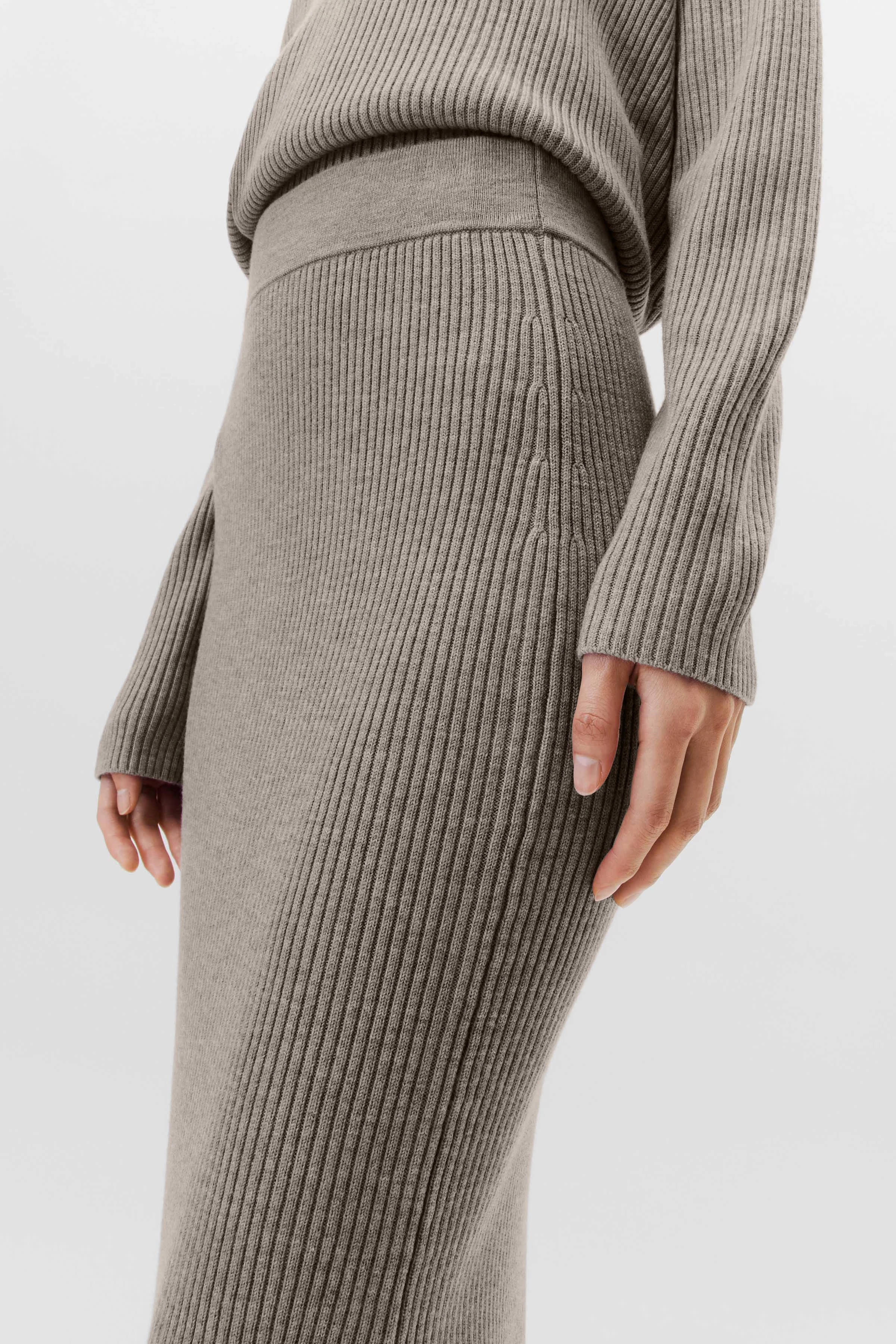 LYANNA - Strickrock in Merinowolle - Damen - braun - Seitenansicht