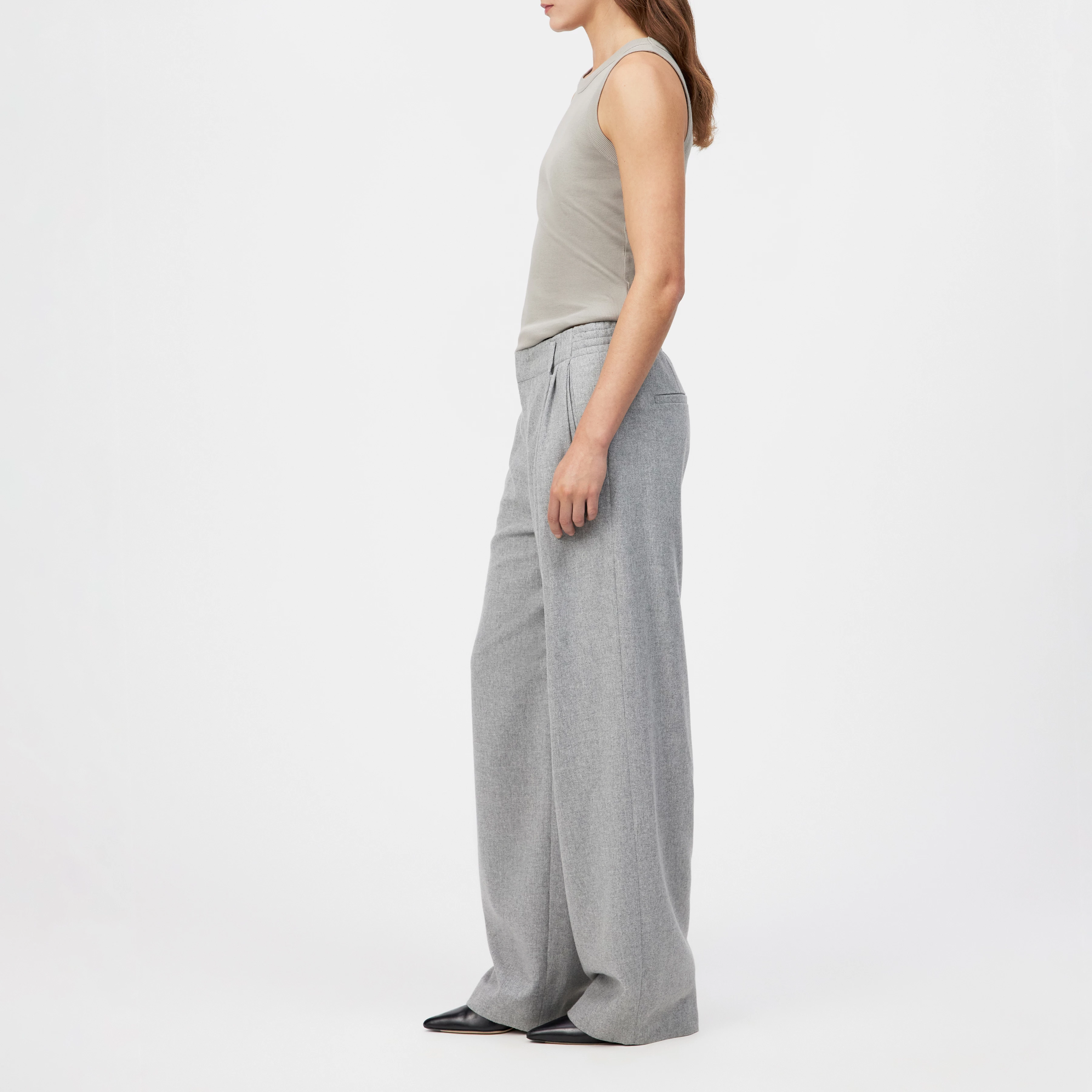 JEALOUS - Bundfaltenhose mit Barrel-Leg in Flanell - Damen - grau - Seitenansicht