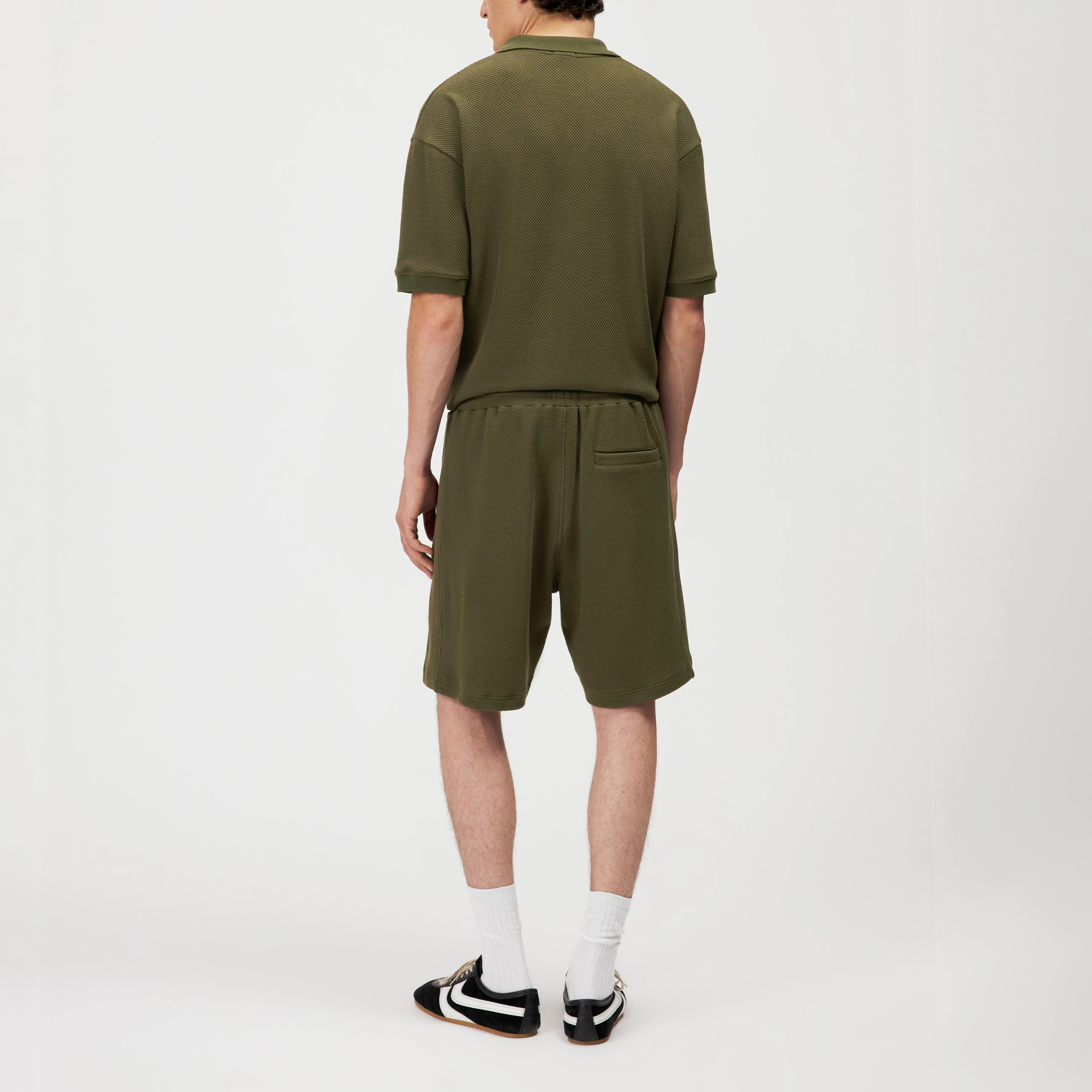 BRIKKO - Casual Shorts in Heavy Jersey - Herren - grün - Rückansicht