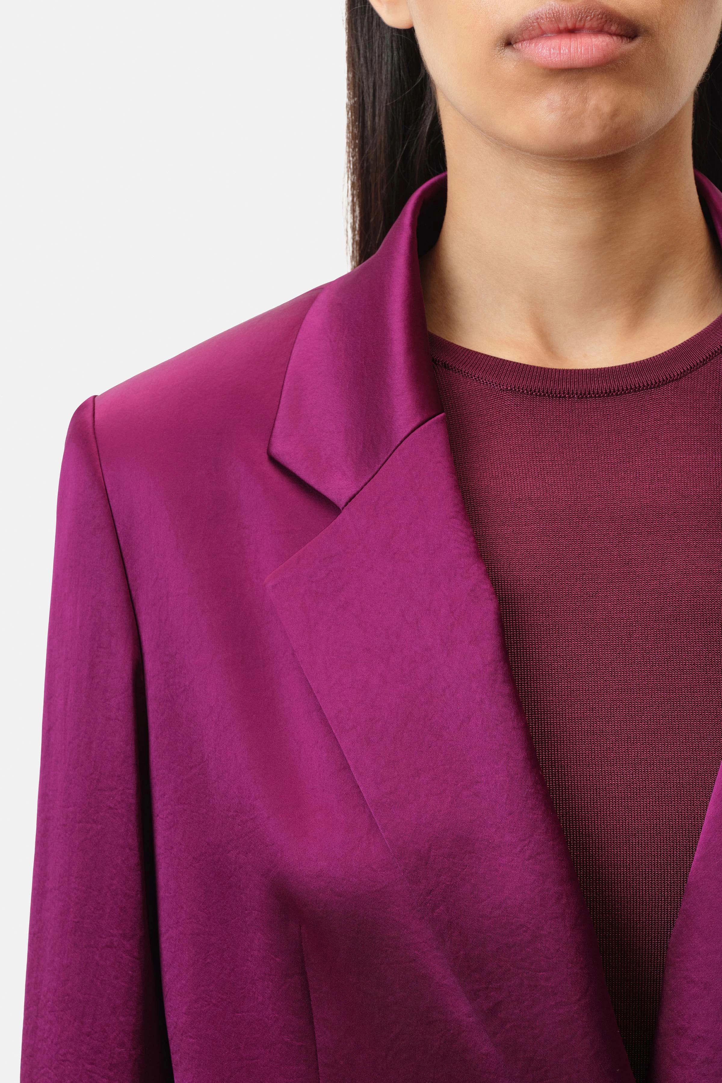 WARDLOW - Zweireihiger Blazer - Damen - lila - Detailansicht am Model