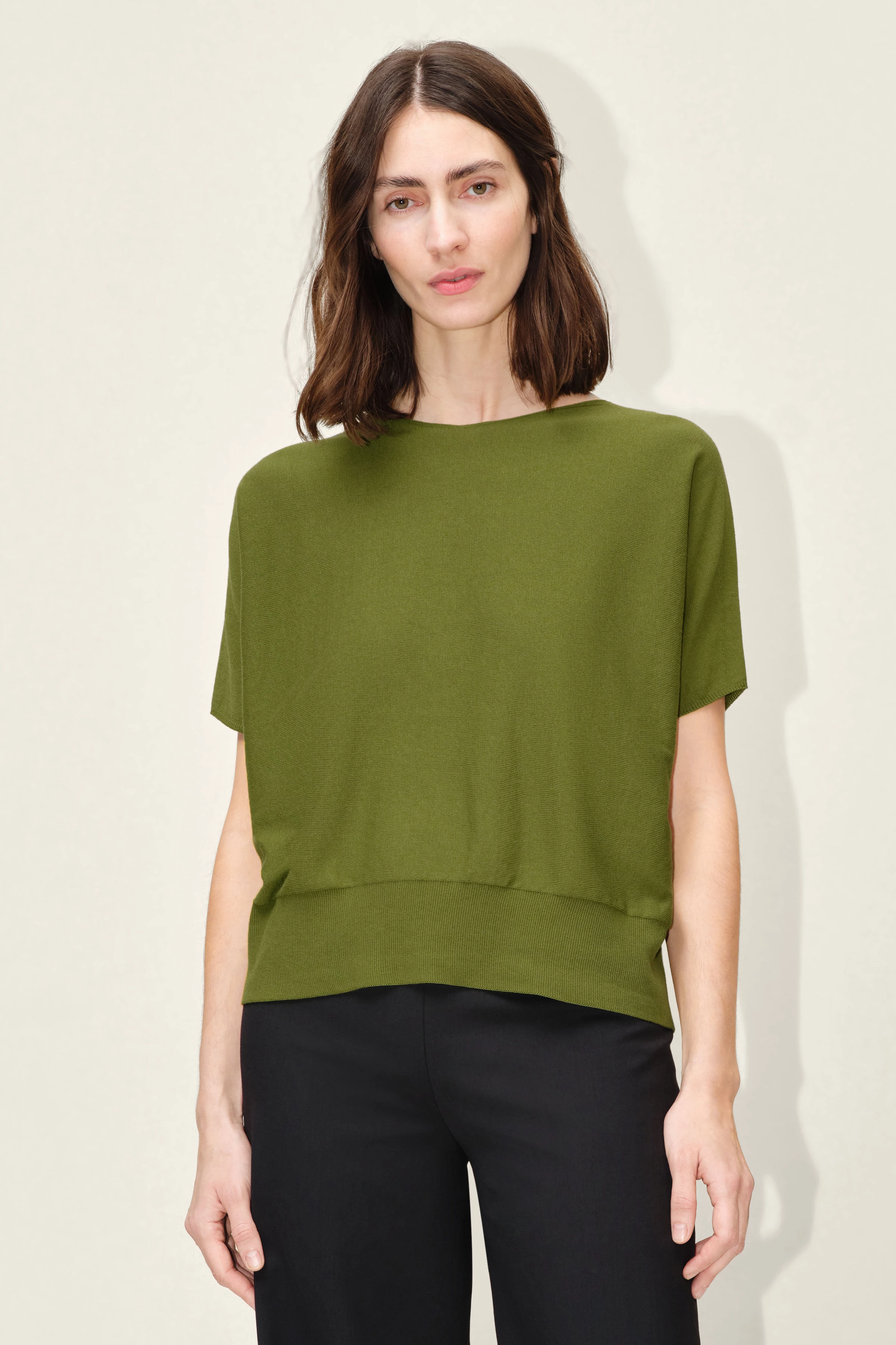 SOMELI - knitted t-shirt in cotton crepe - women - green - Frontansicht