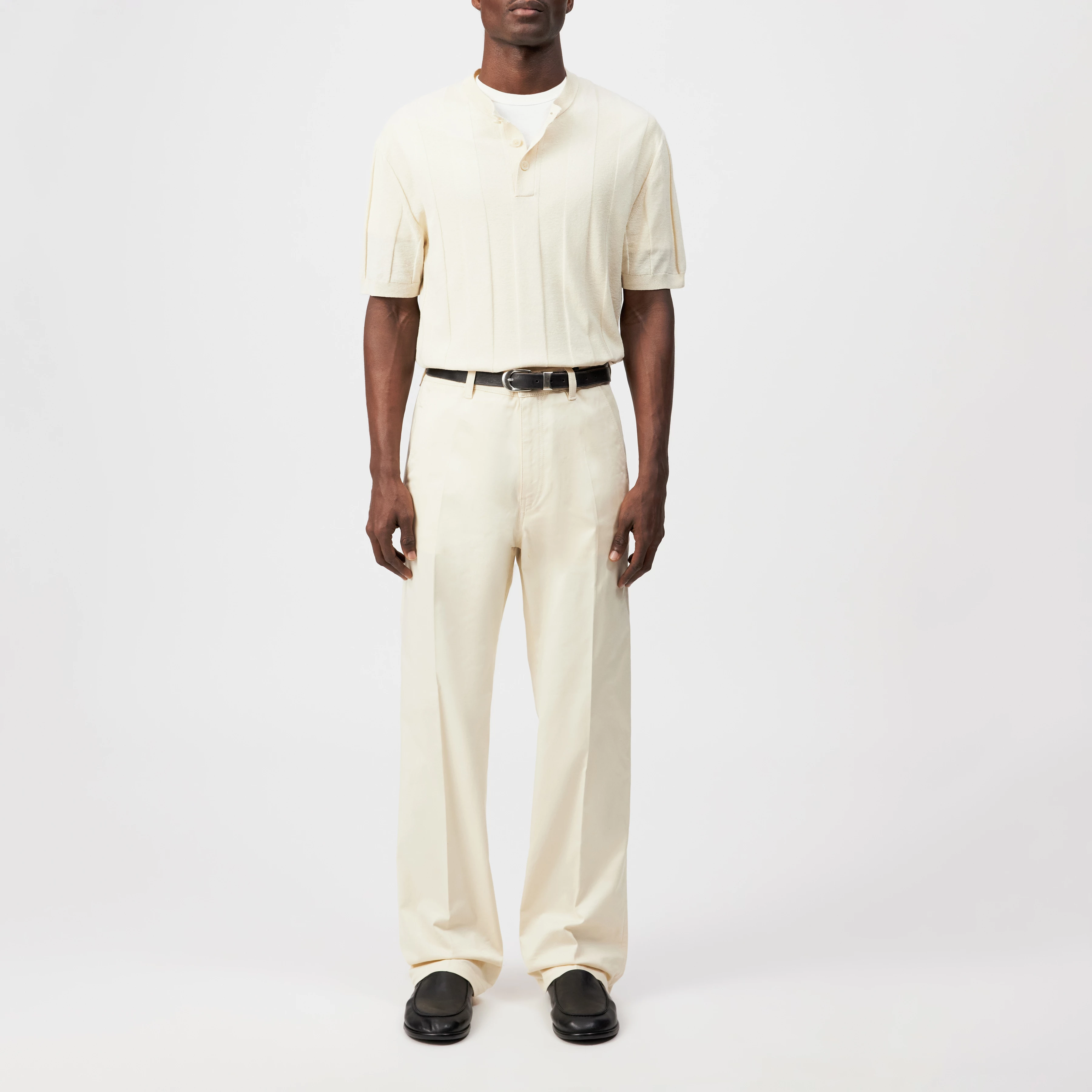 TAVIC - Moderne Chino in Baumwoll-Gabardine - Herren - beige - Ganzkörper-Frontansicht