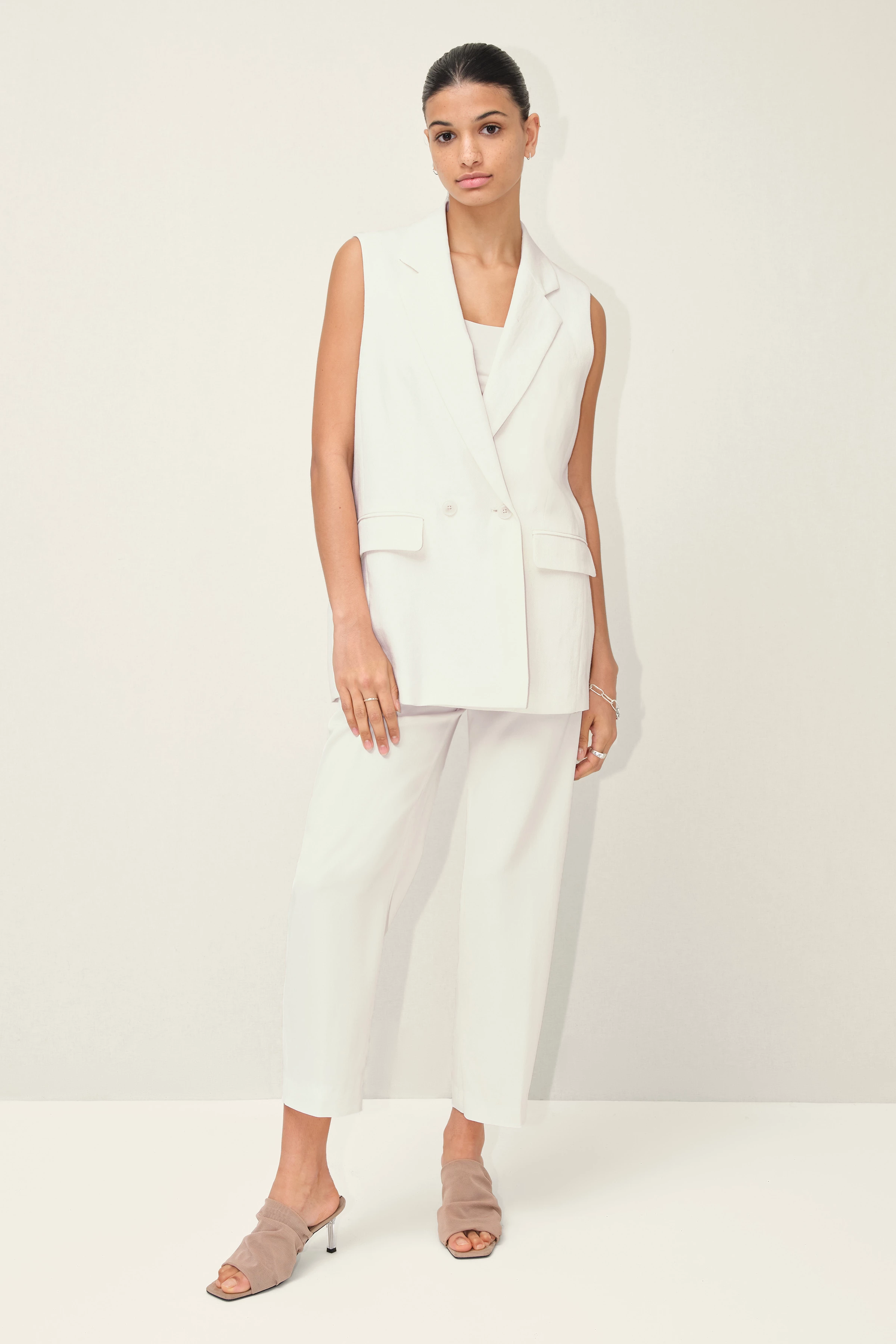 HAINAULT - Ärmelloser Blazer aus Leinen-Viskose-Mix - Damen - off white - Ganzkörper-Frontansicht