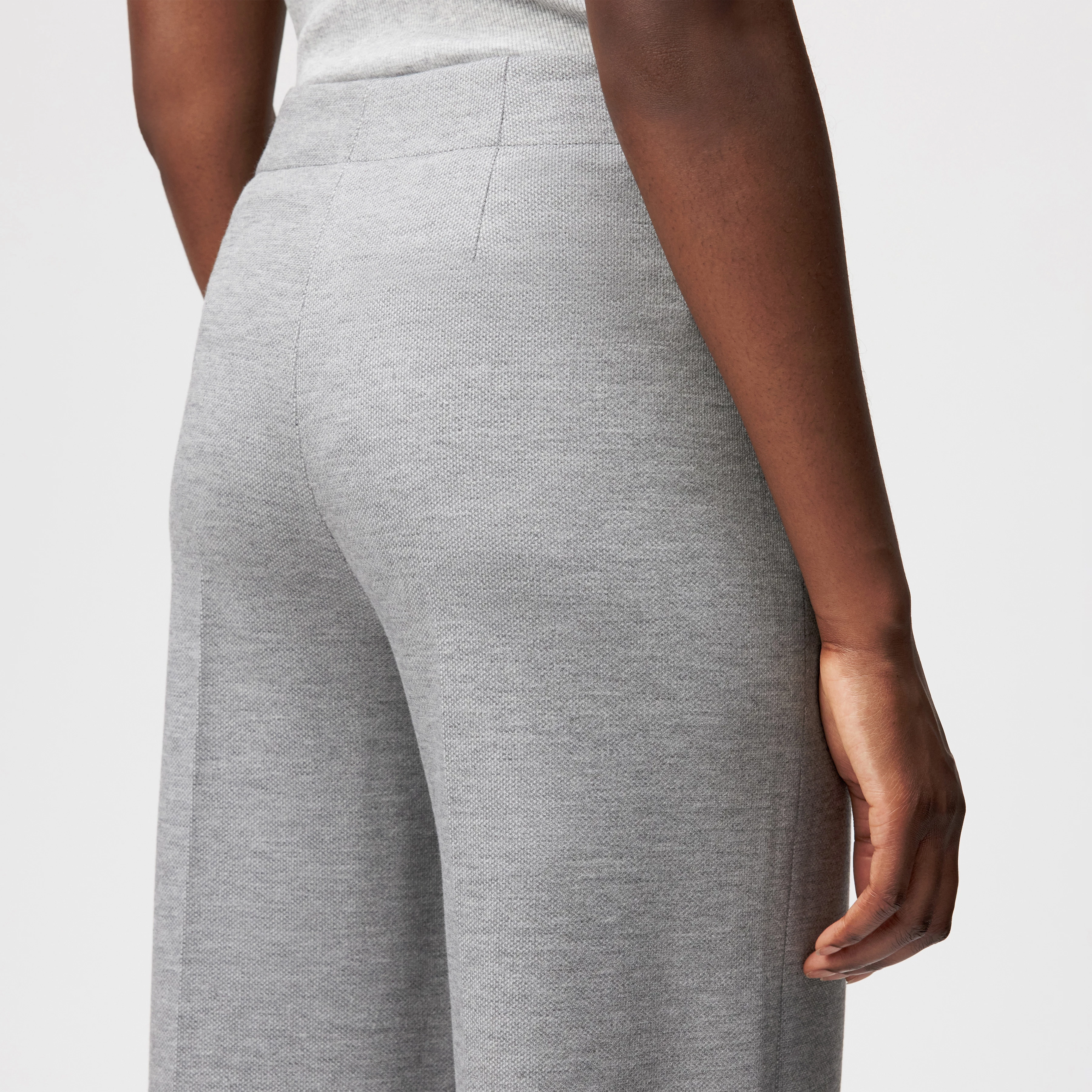 BEFORE - Pantalon marlène en jersey - women - gris - Detailansicht am Model