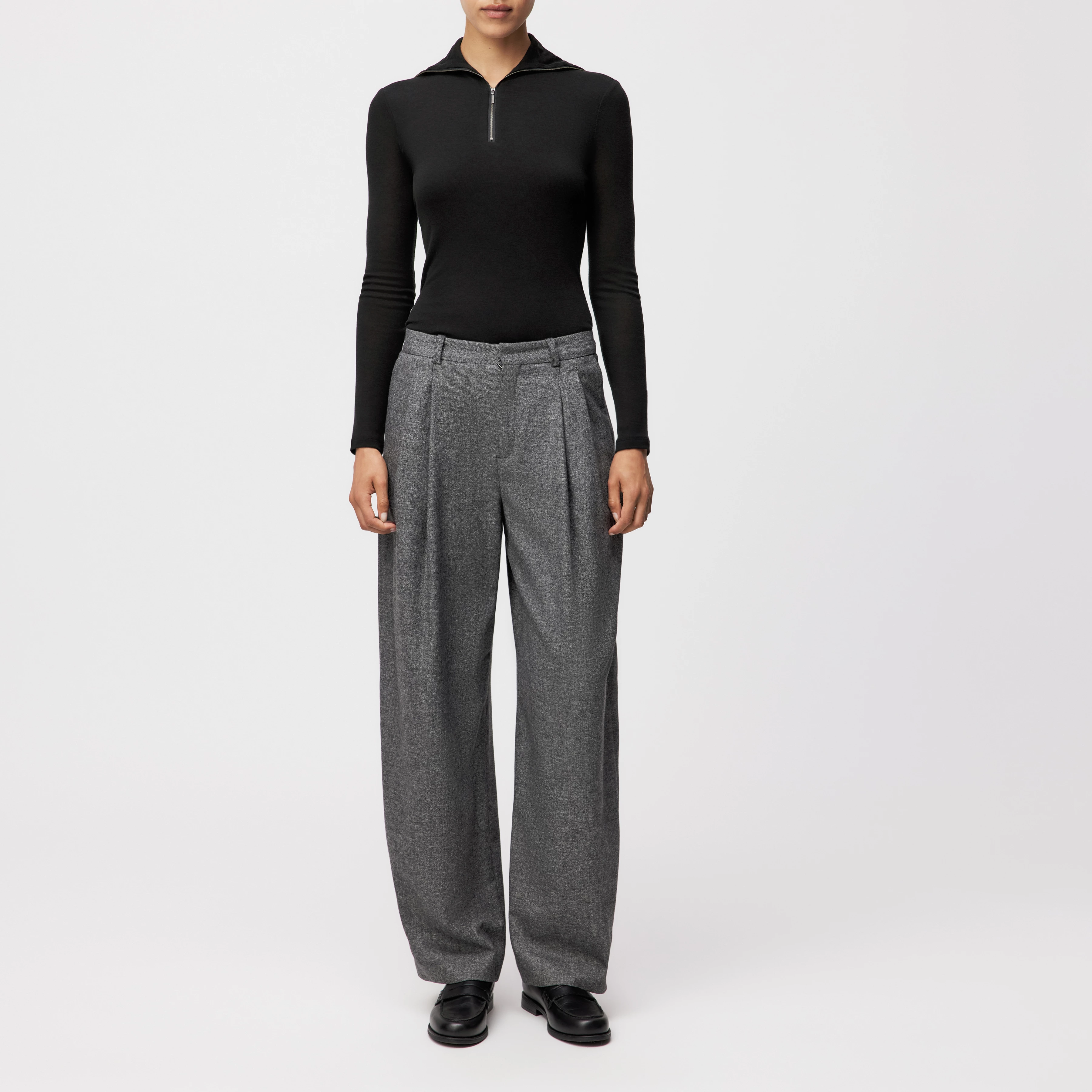 INK - Lässige Bundfaltenhose in Flanell - Damen - grau - Ganzkörper-Frontansicht