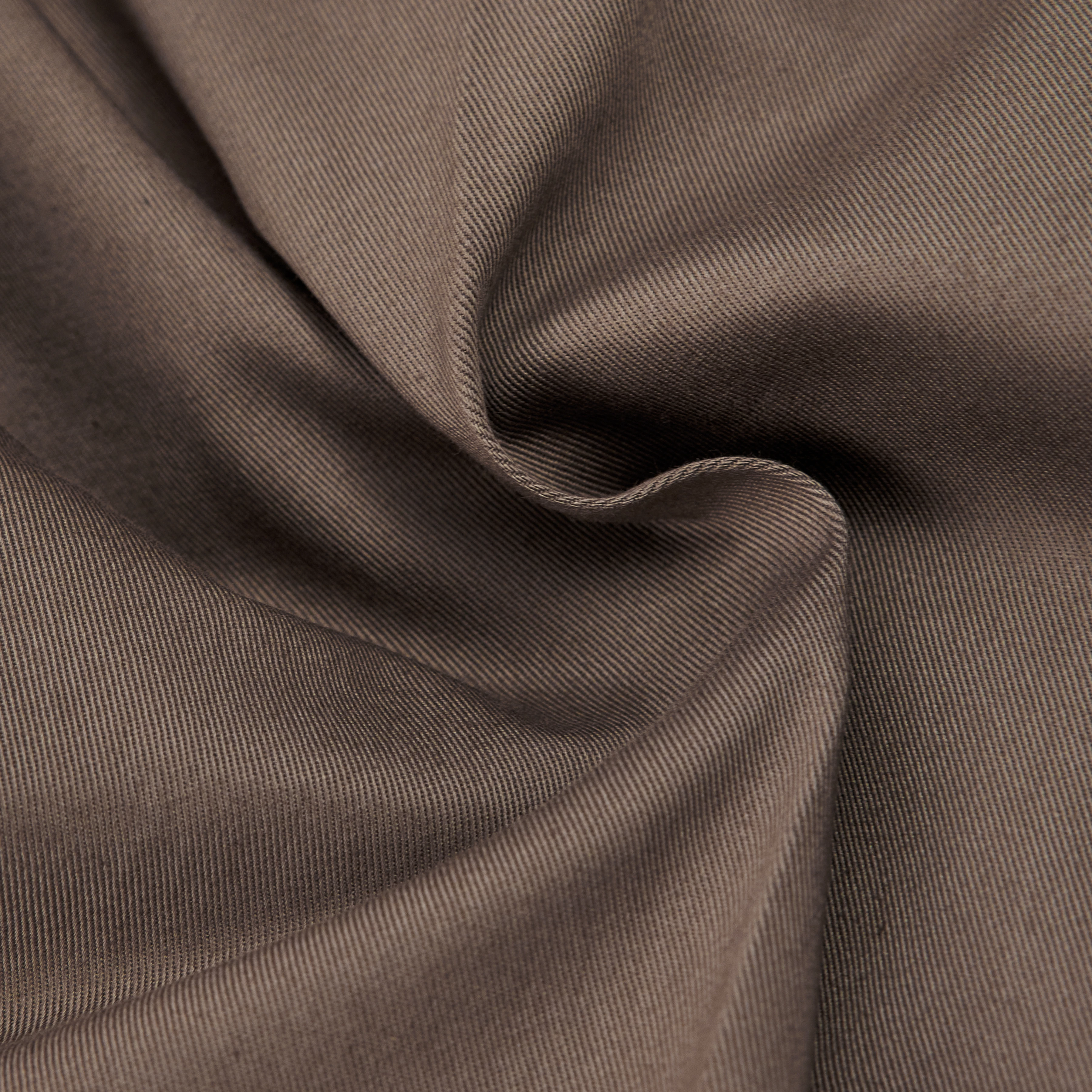 TAVIC - Modern chinos in cotton gabardine - men - brown - Materialbild (B2C)