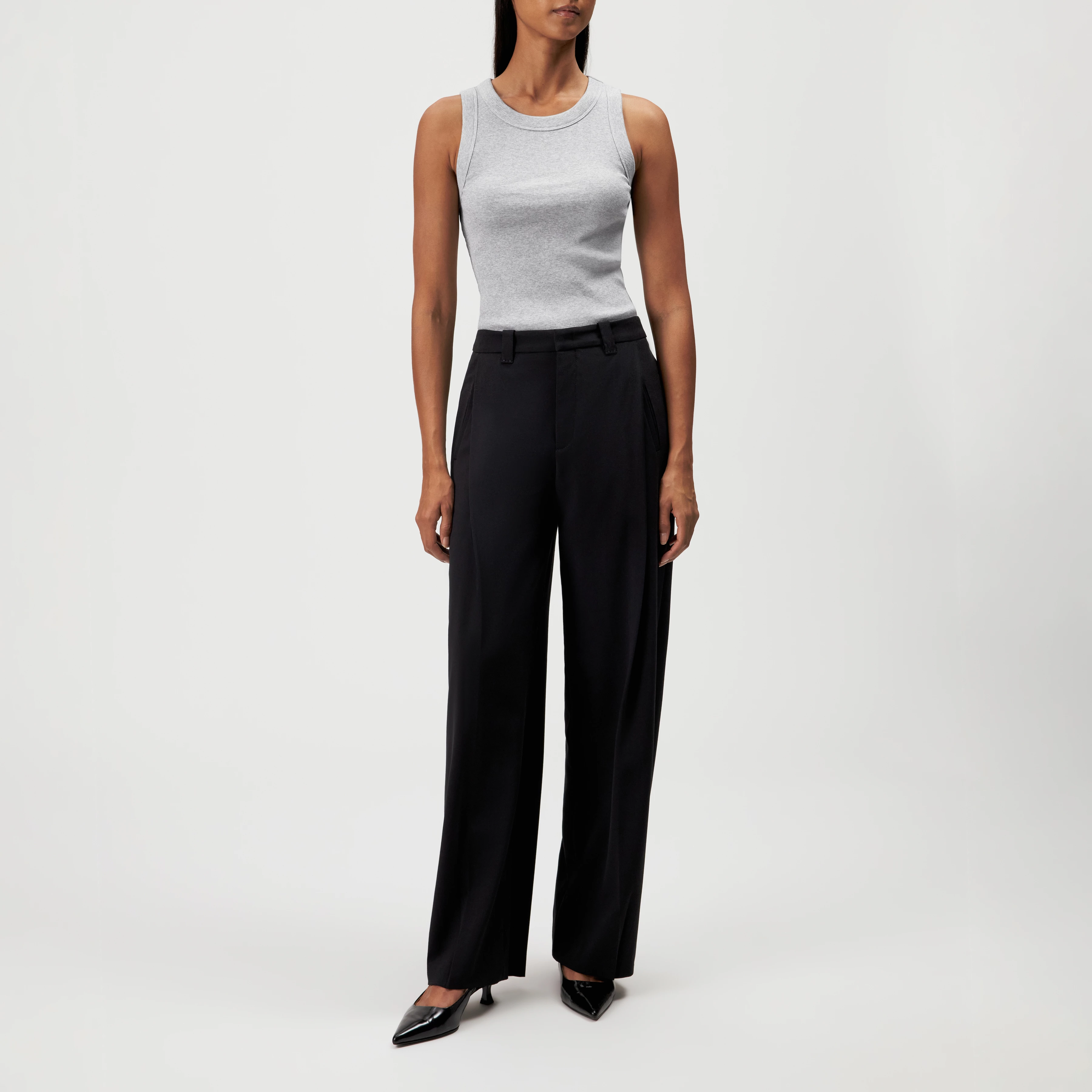 UNPACK_N - Regular fit trousers in twill - women - black - Ganzkörper-Frontansicht