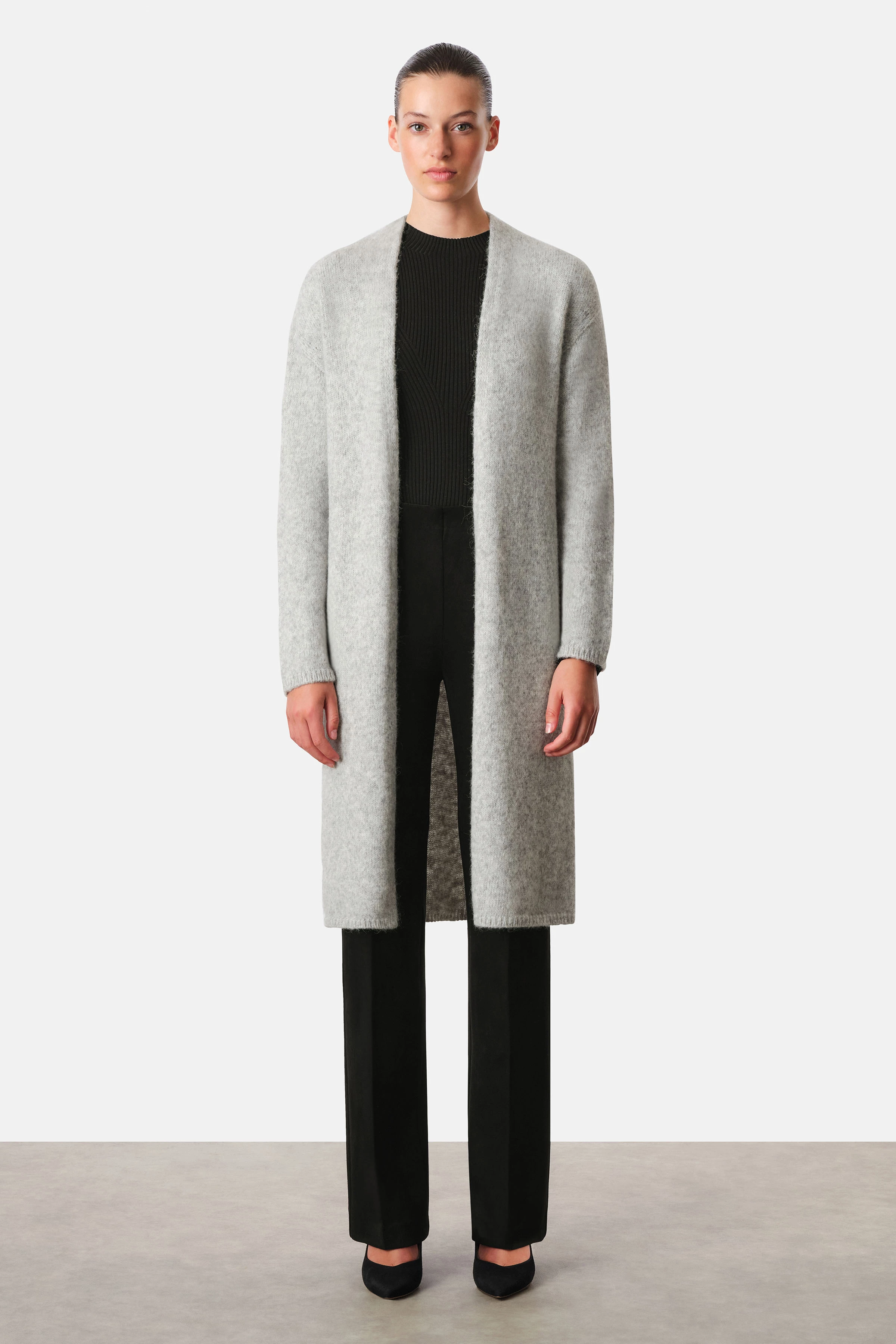 FABA - closureless knitted coat in midi length in alpaca mix - women - grey - Ganzkörper-Frontansicht