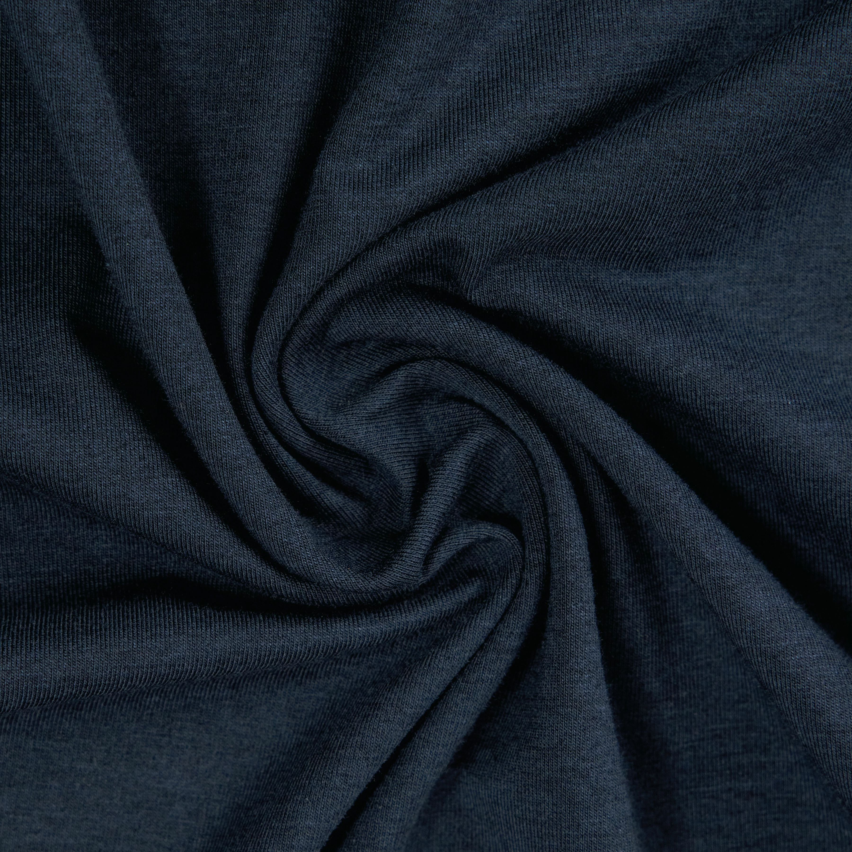 JULIENO - T-shirt in lightweight jersey - men - blue - Materialbild (B2C)