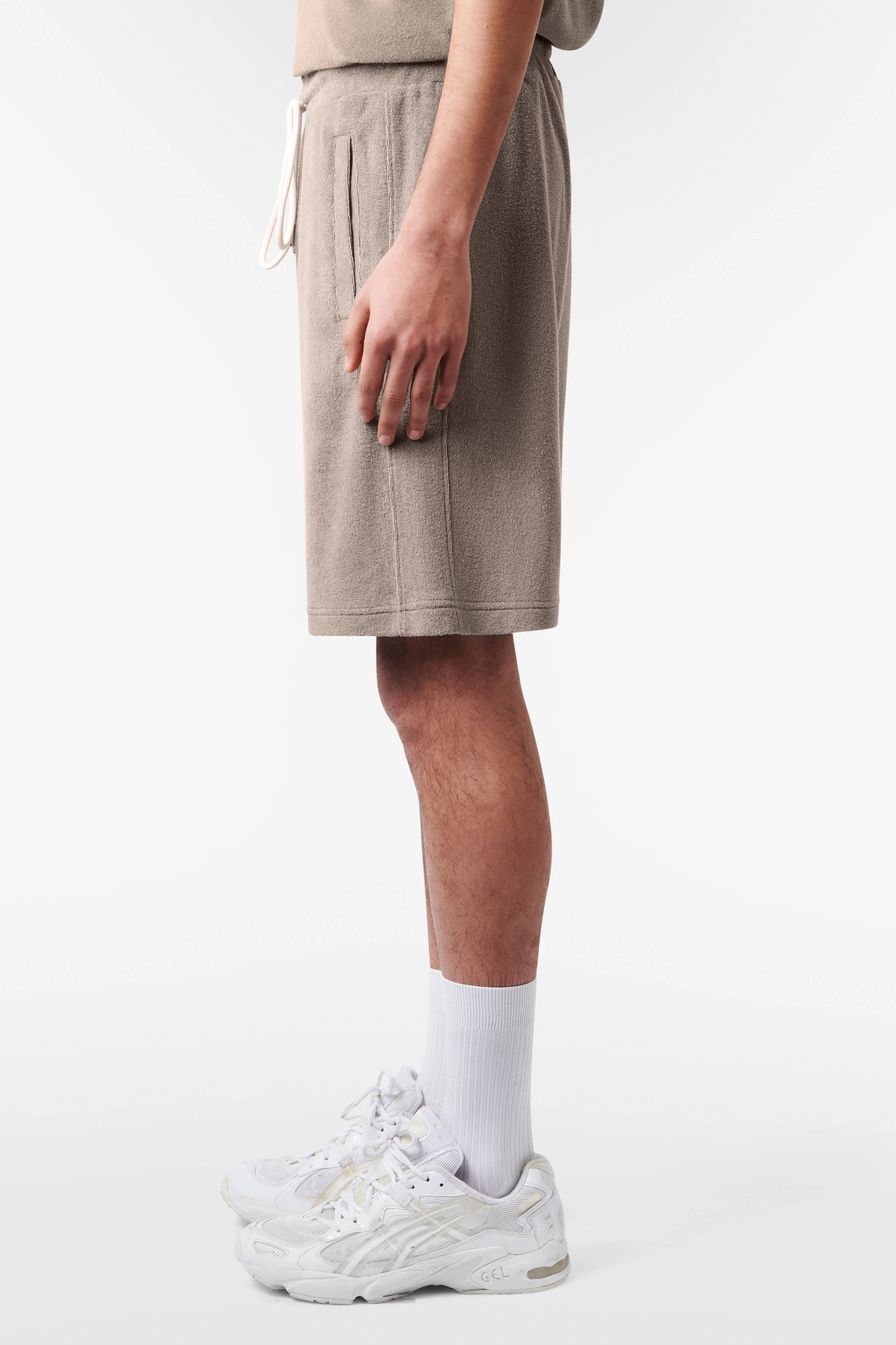 BRIKKO - Casual shorts in cotton-viscose blend - men - beige - Seitenansicht
