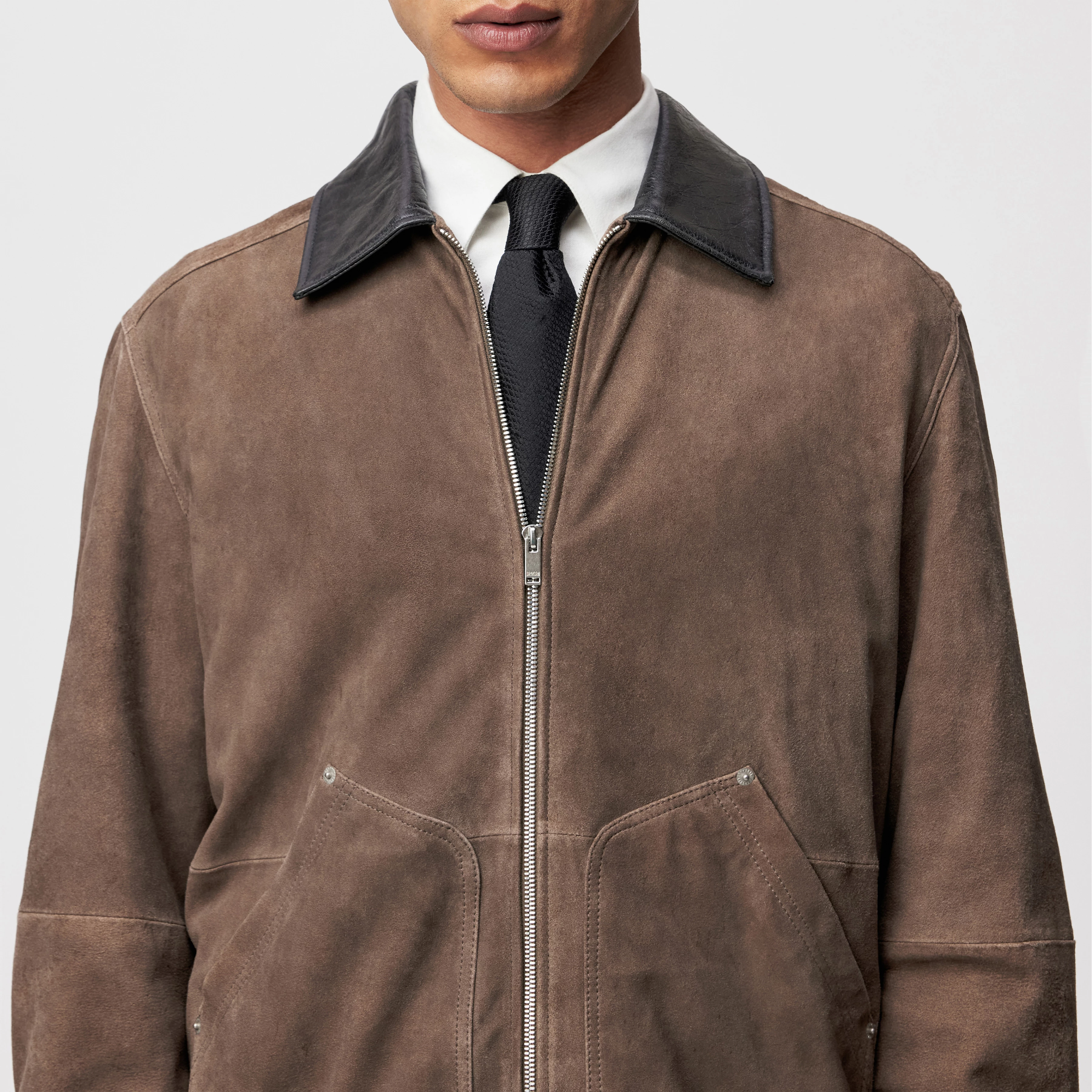 RIKALO_2 - Workwear Jacke in Velours Leder - Herren - braun - Detailansicht am Model