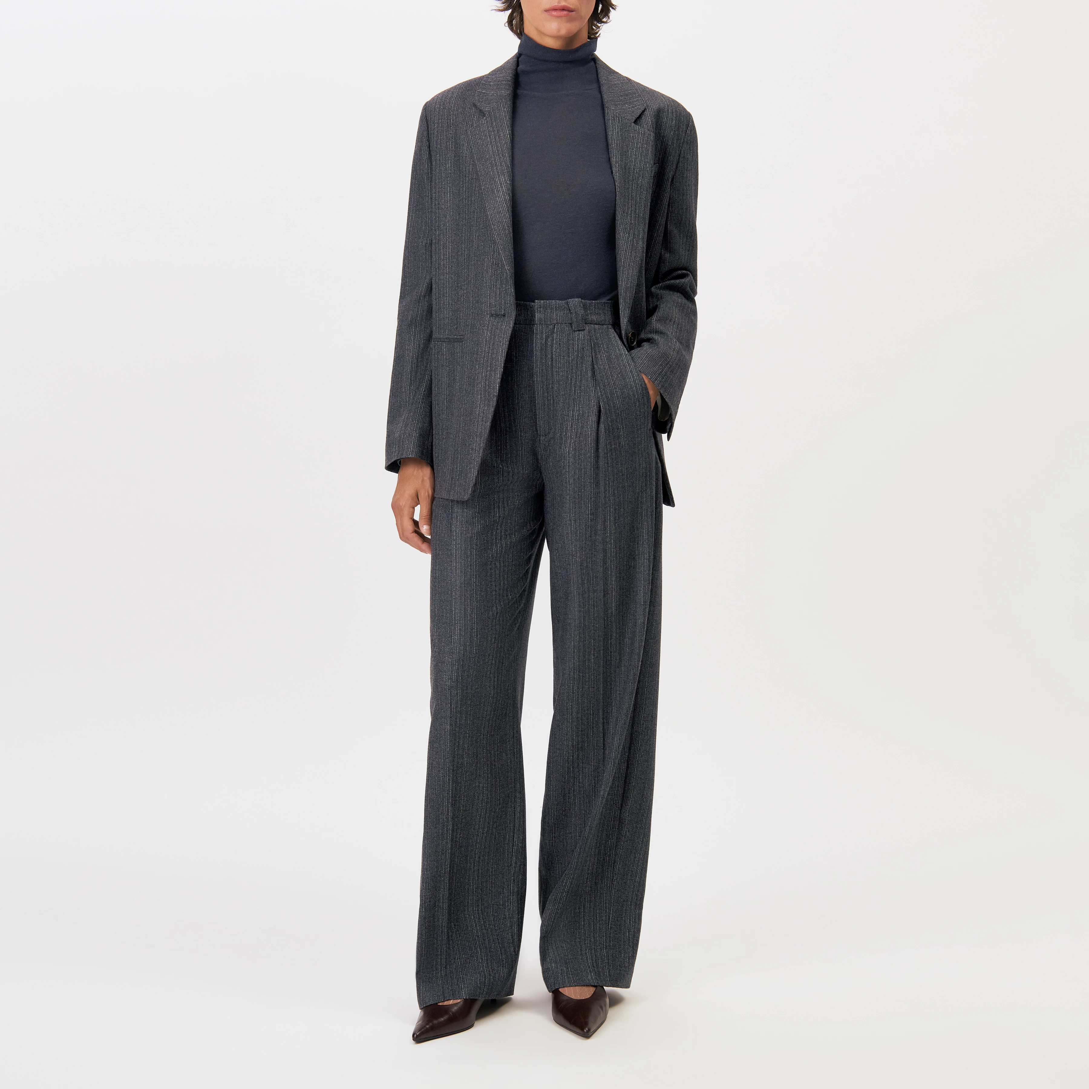 MOWTIE - Casual wool-mix single-breasted blazer - women - grey - Ganzkörper-Frontansicht