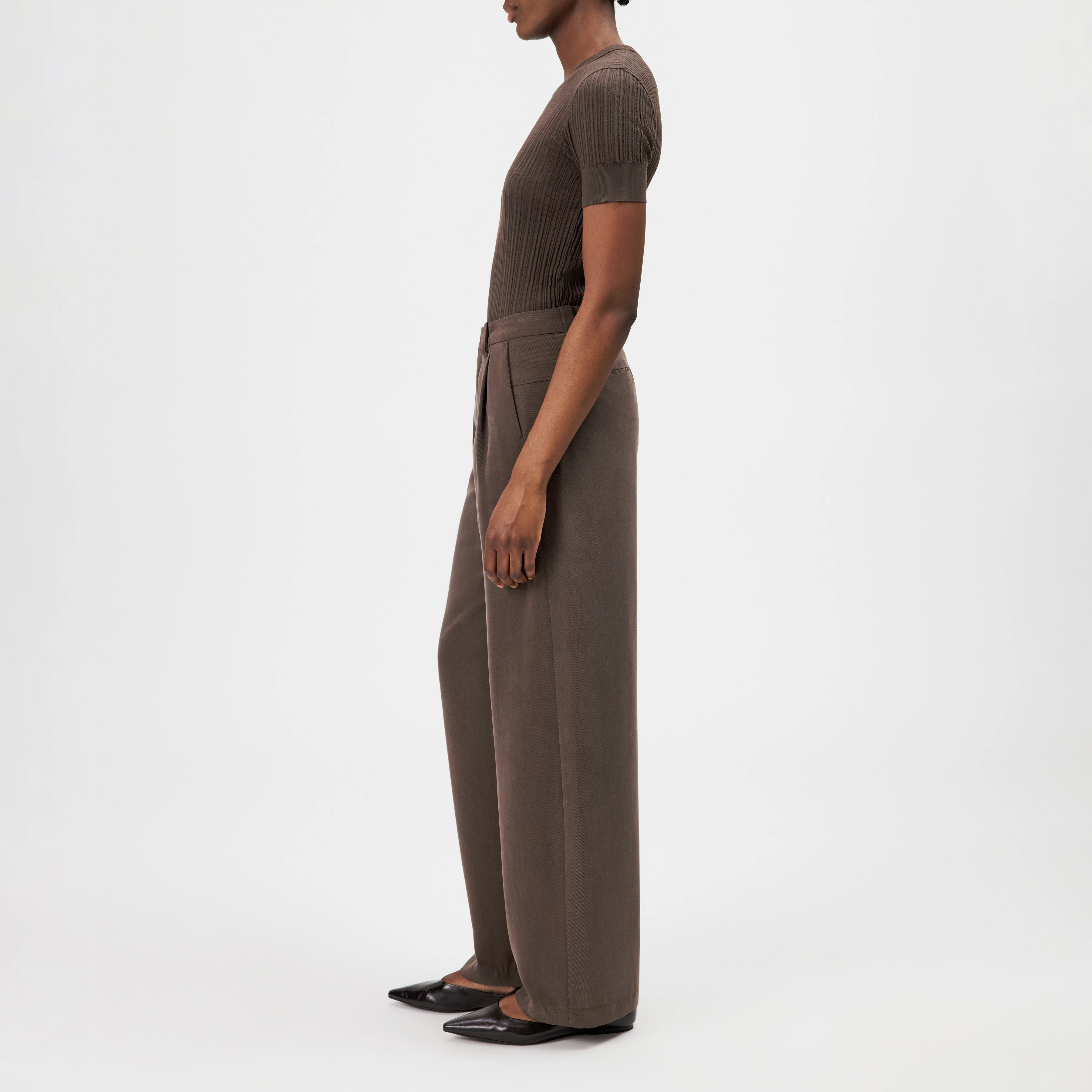 CRAWL - Pantalon à pinces en twill fluide - women - marron - Seitenansicht