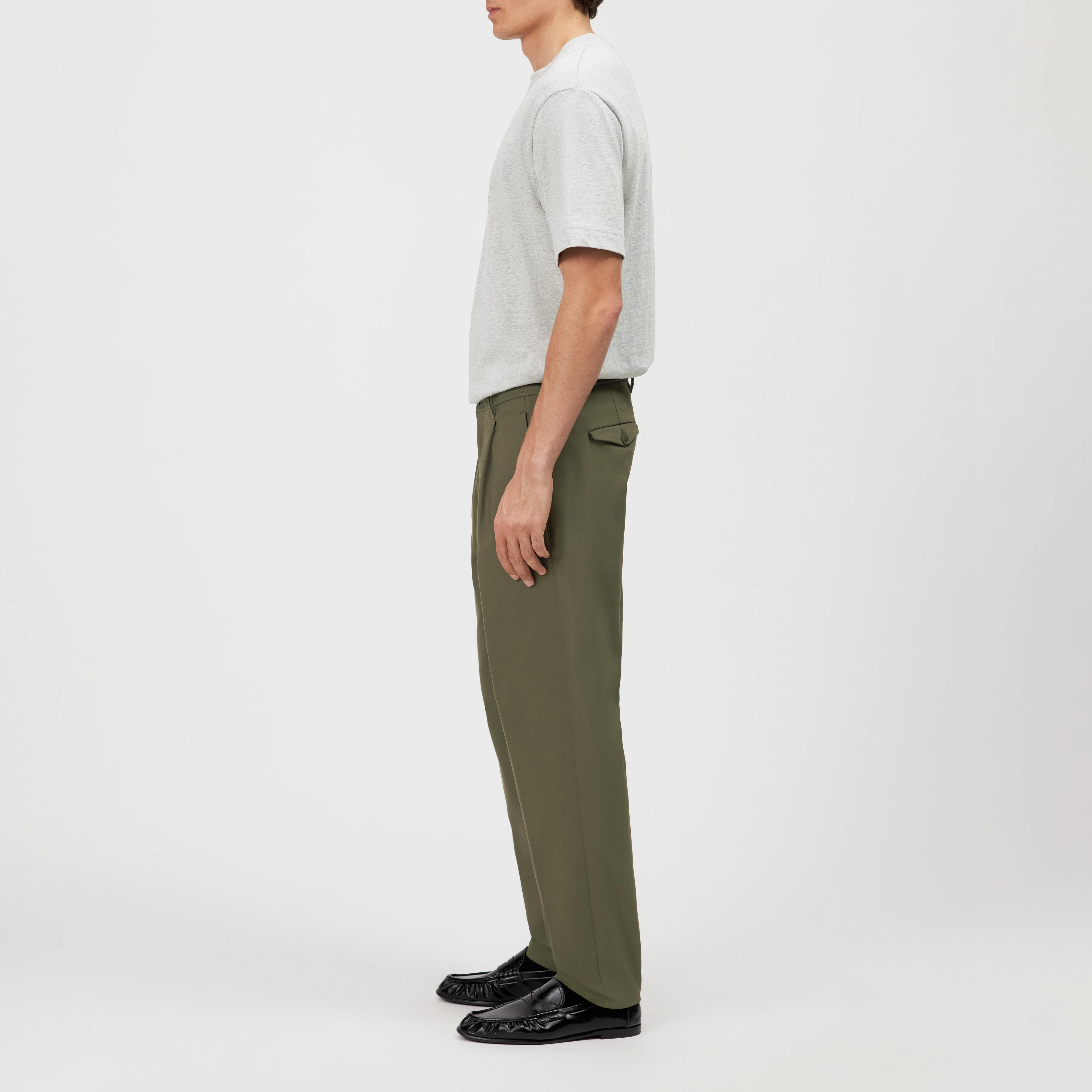 DEVYN - Hose mit D-Ring Detail in Technostretch-Satin - Herren - grün - Seitenansicht