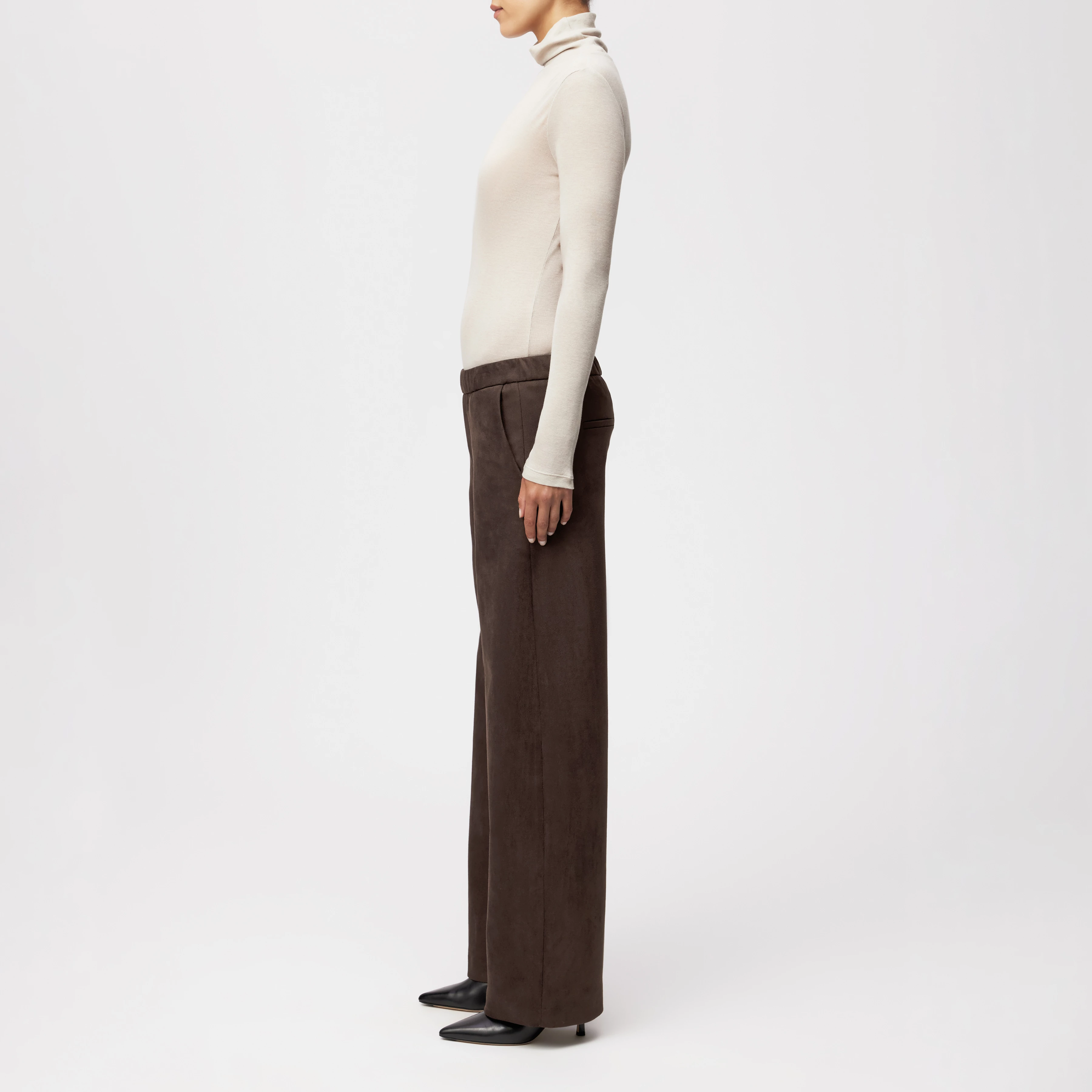 CONSIDER - Schlupfhose mit Barrel-Leg in Veloursleder-Optik - Damen - braun - Seitenansicht