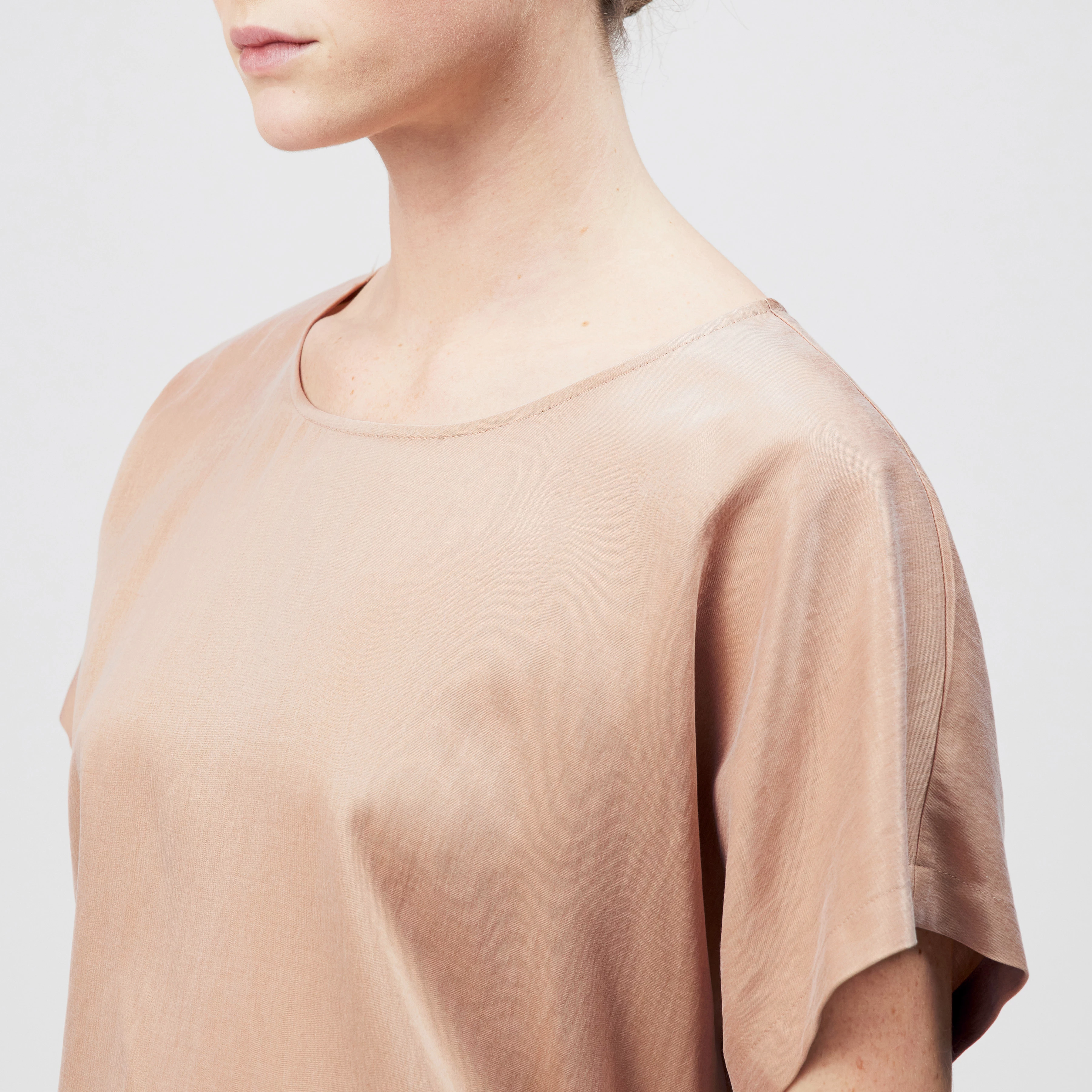 CORAMY - Casual shirt blouse in cupro cotton blend - women - orange - Detailansicht am Model