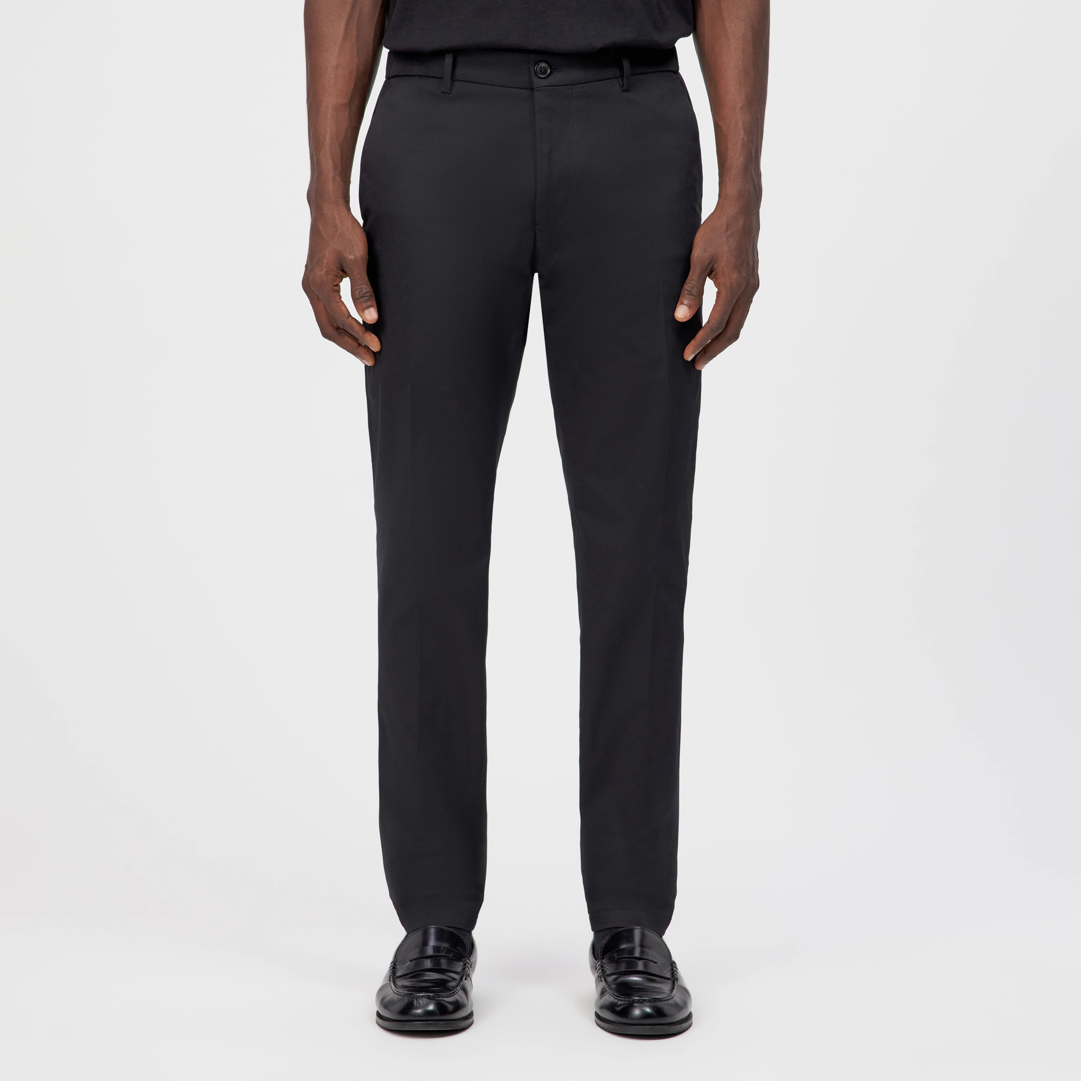 AJEND - Pantalon confectionné en gabardine de coton - men - noir - Frontansicht