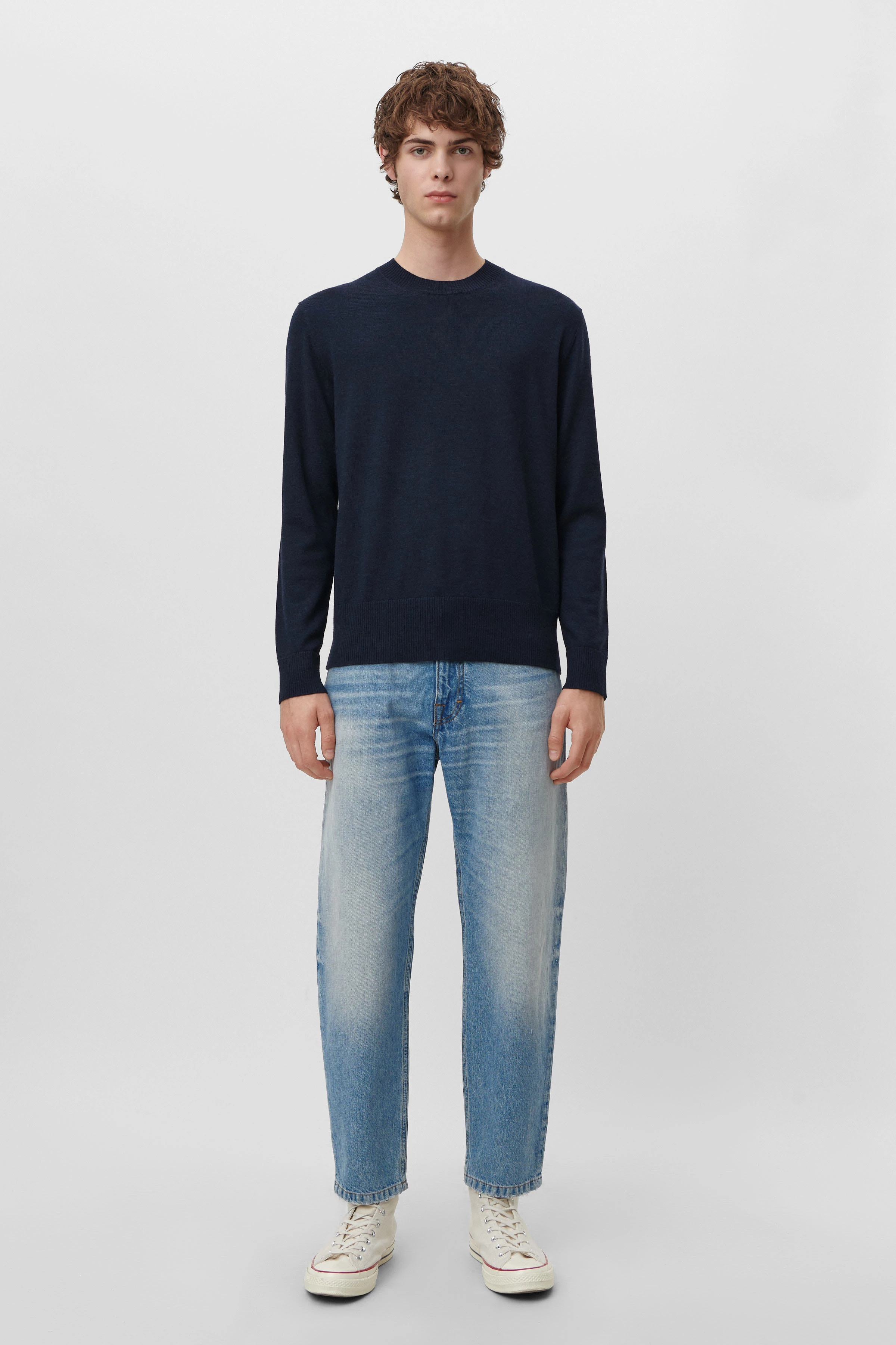 VINCENT - Rundhalspullover in Merinowolle - Herren - blau - Ganzkörper-Frontansicht