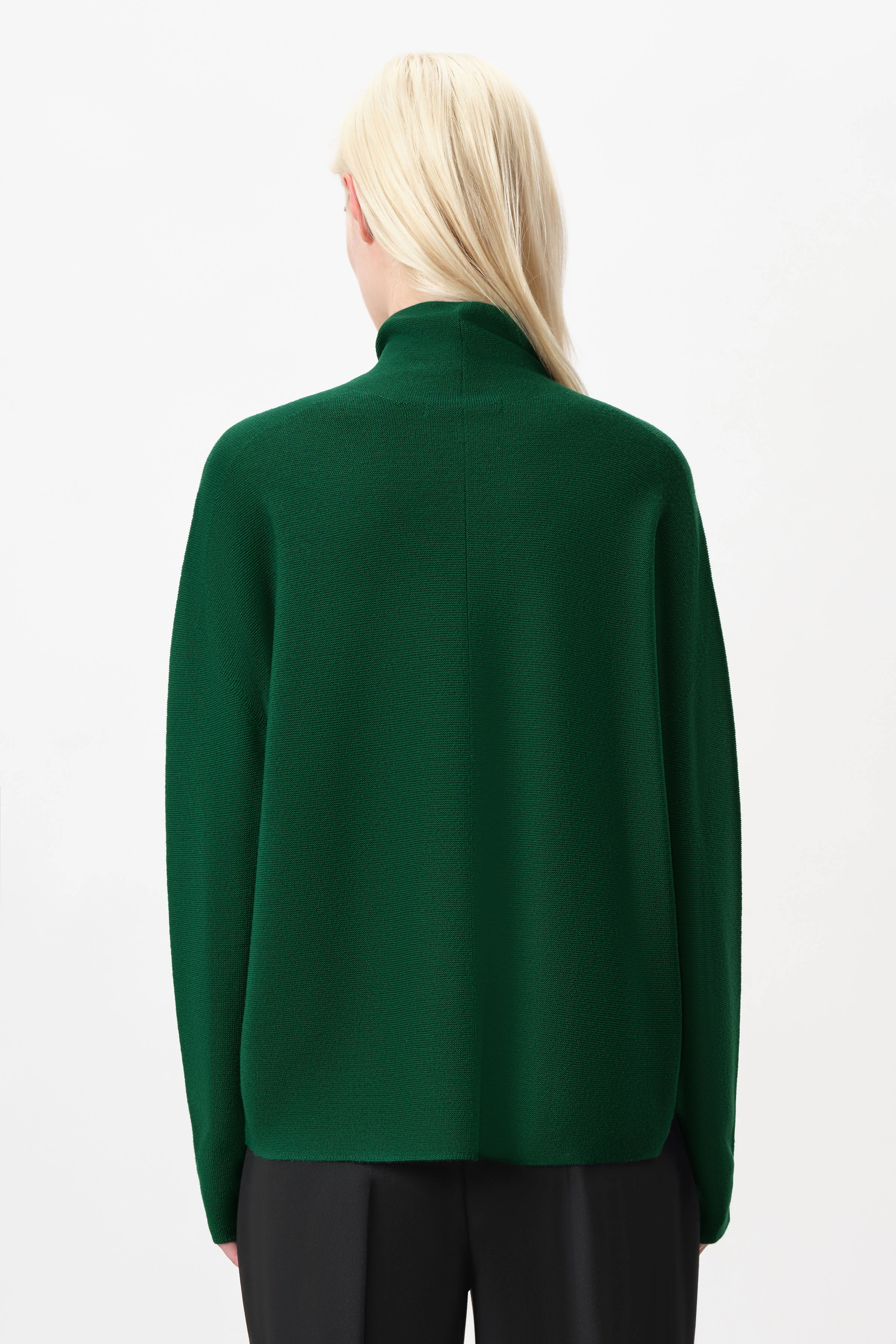 LIORA - Egg-Shape Rollkragenpullover in Merinowolle - Damen - grün - Rückansicht