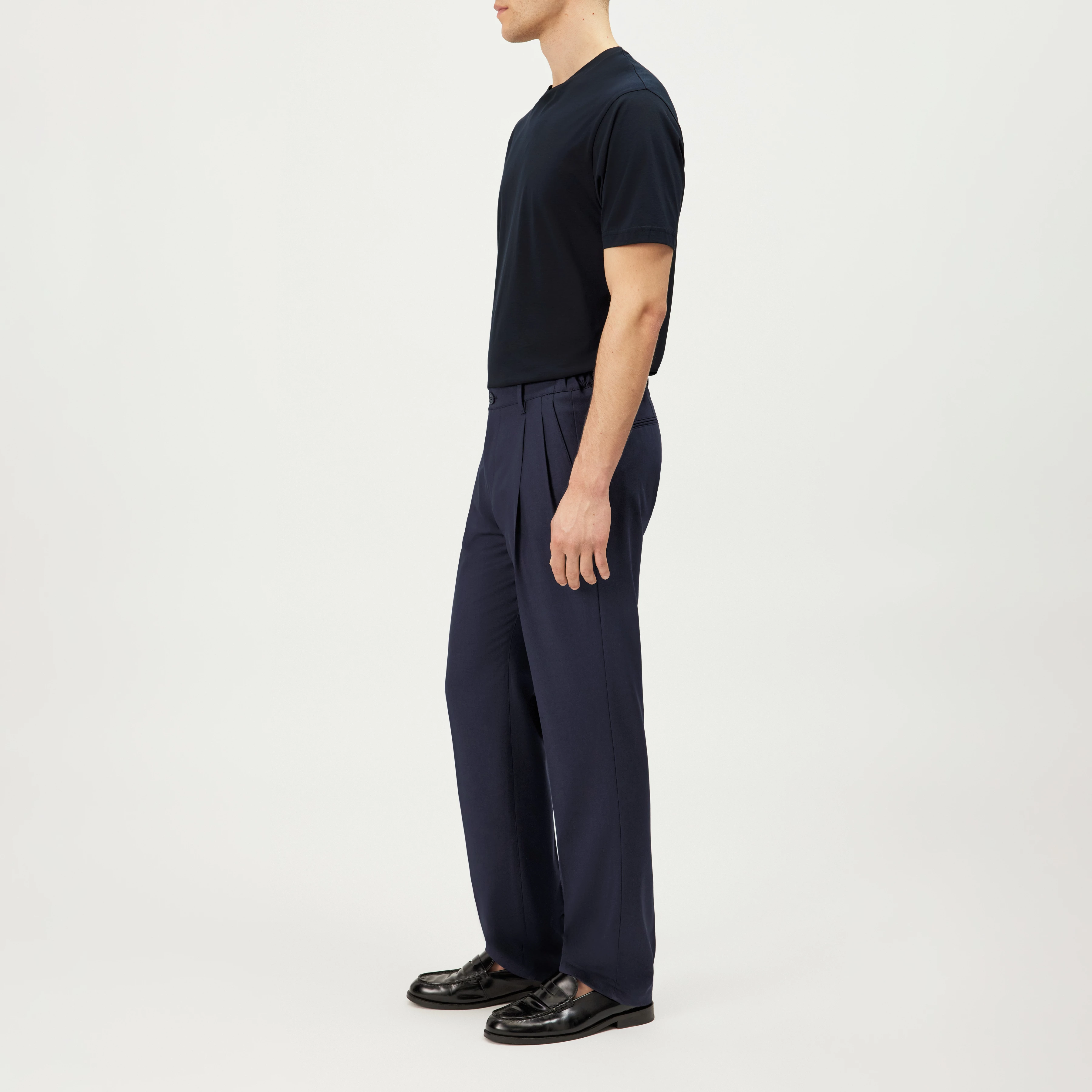 LEEK - Relaxed fit pleated trousers in wool mix - men - blue - Seitenansicht