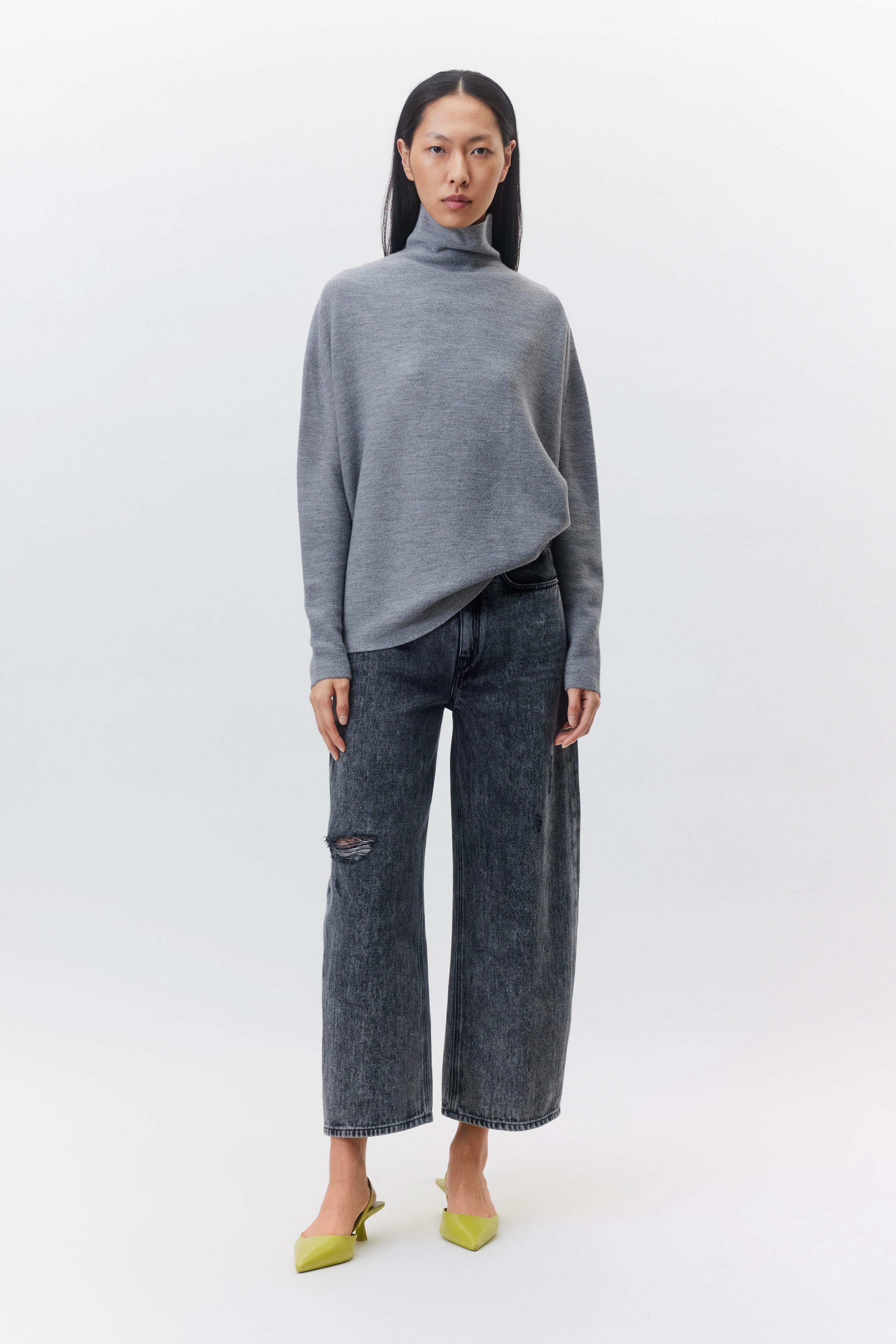 LIORA - Rollkragenpullover in Merinowolle - Damen - grau - Ganzkörper-Frontansicht
