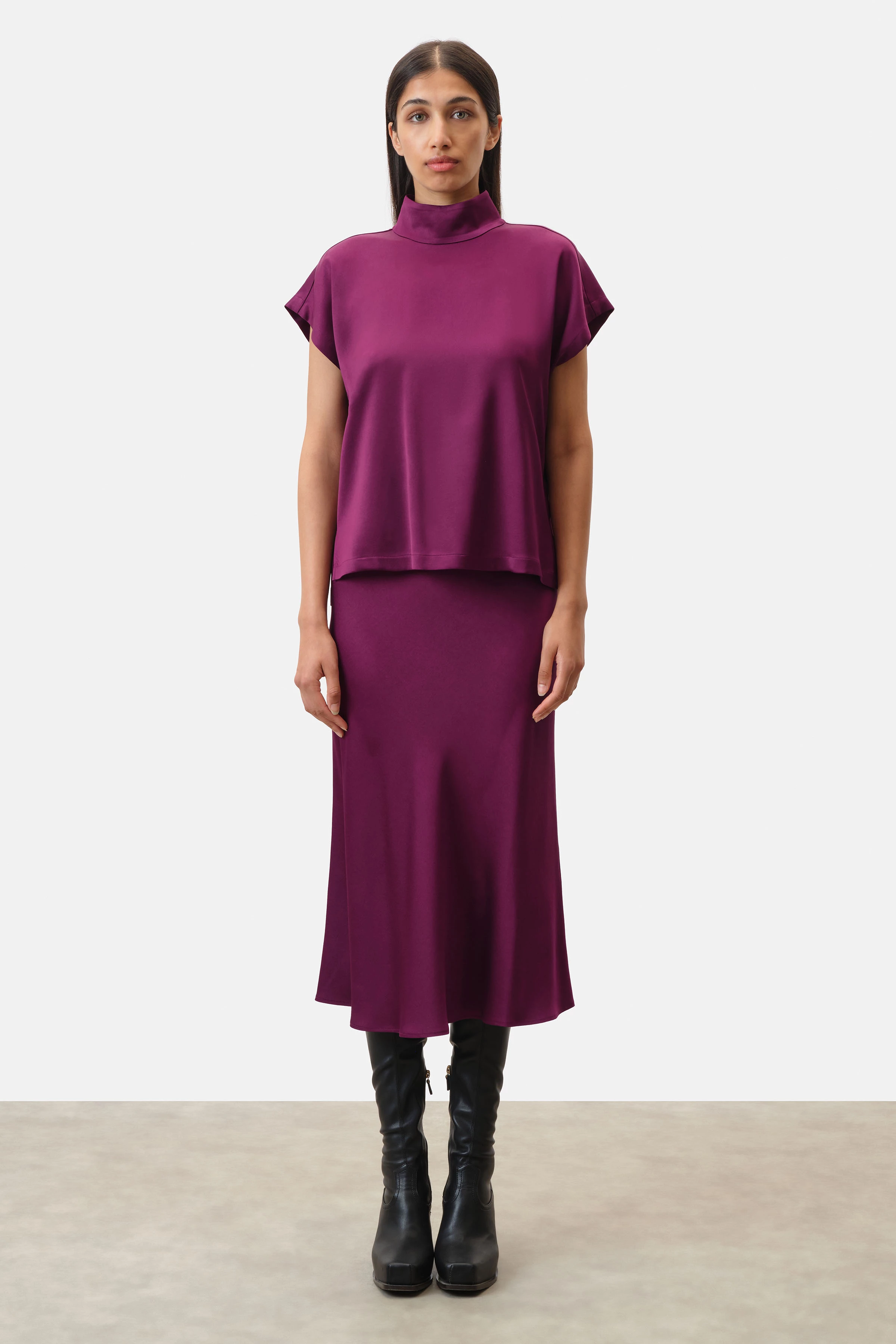 ALARIA_1 - overhemdblouse met opstaande kraag in satijn - dames - purper - Ganzkörper-Frontansicht