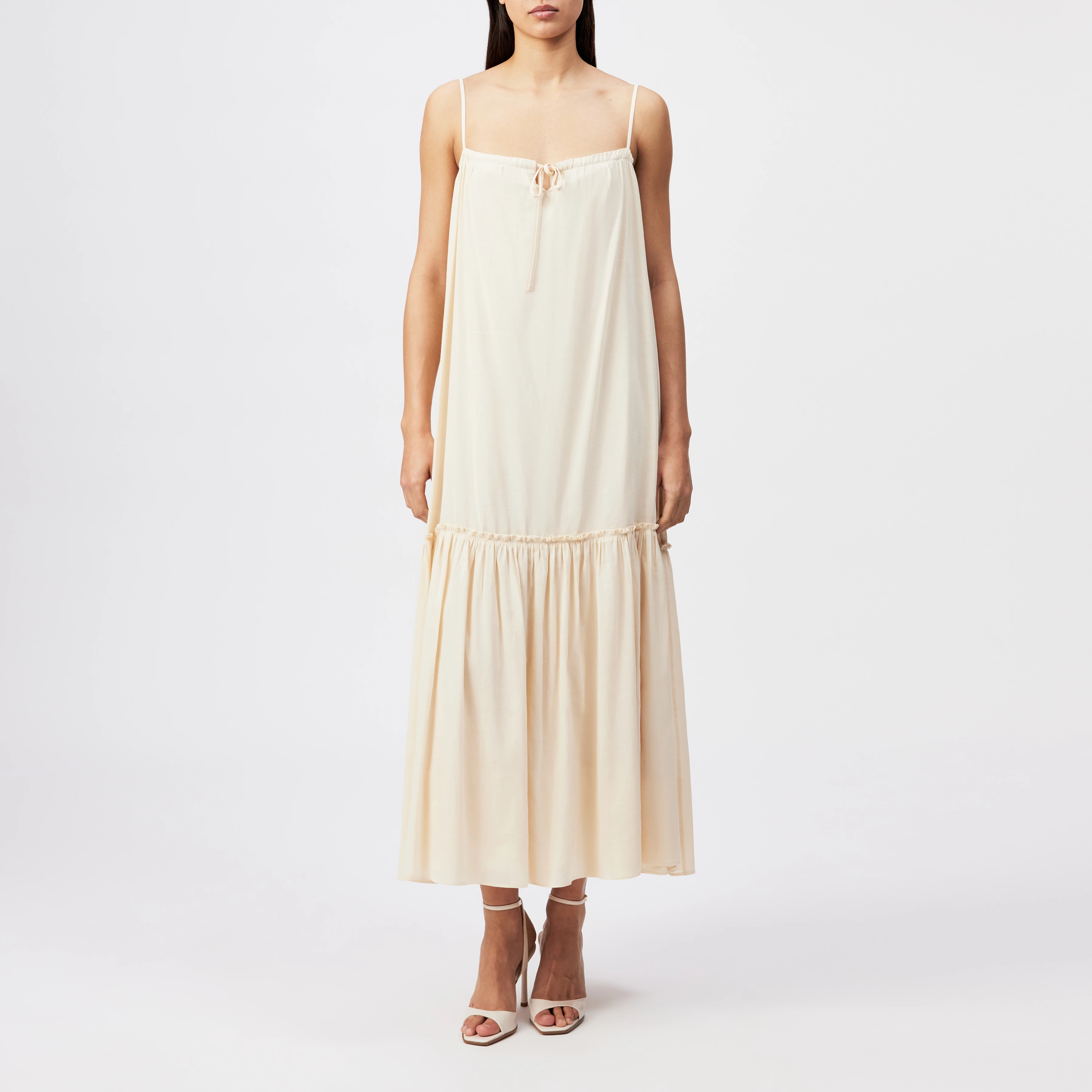 LYNORA - Crêpe ruffle slip dress with crinkle look - women - beige - Frontansicht