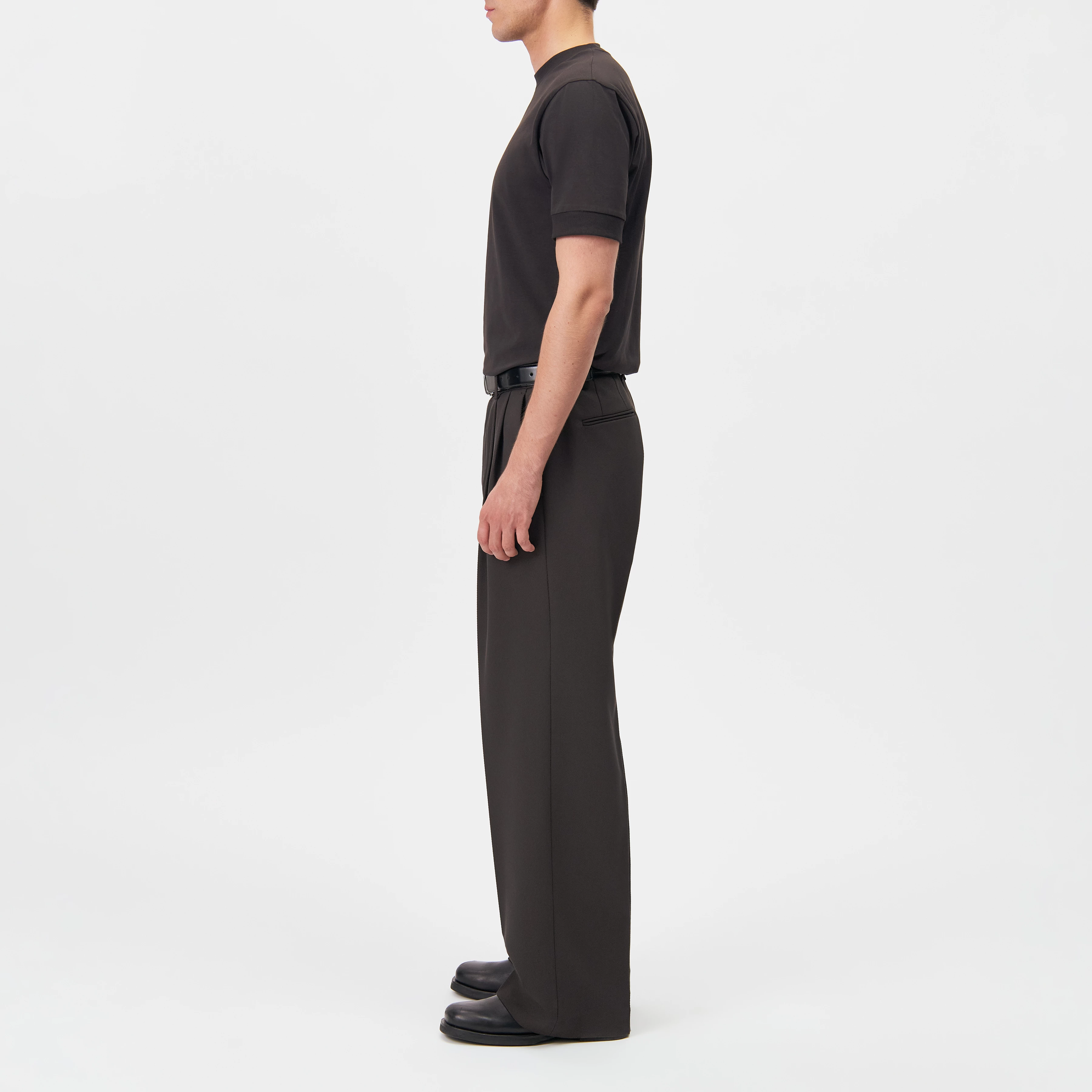 ANTON - Fitted T-shirt i bomuld - men - brun - Seitenansicht