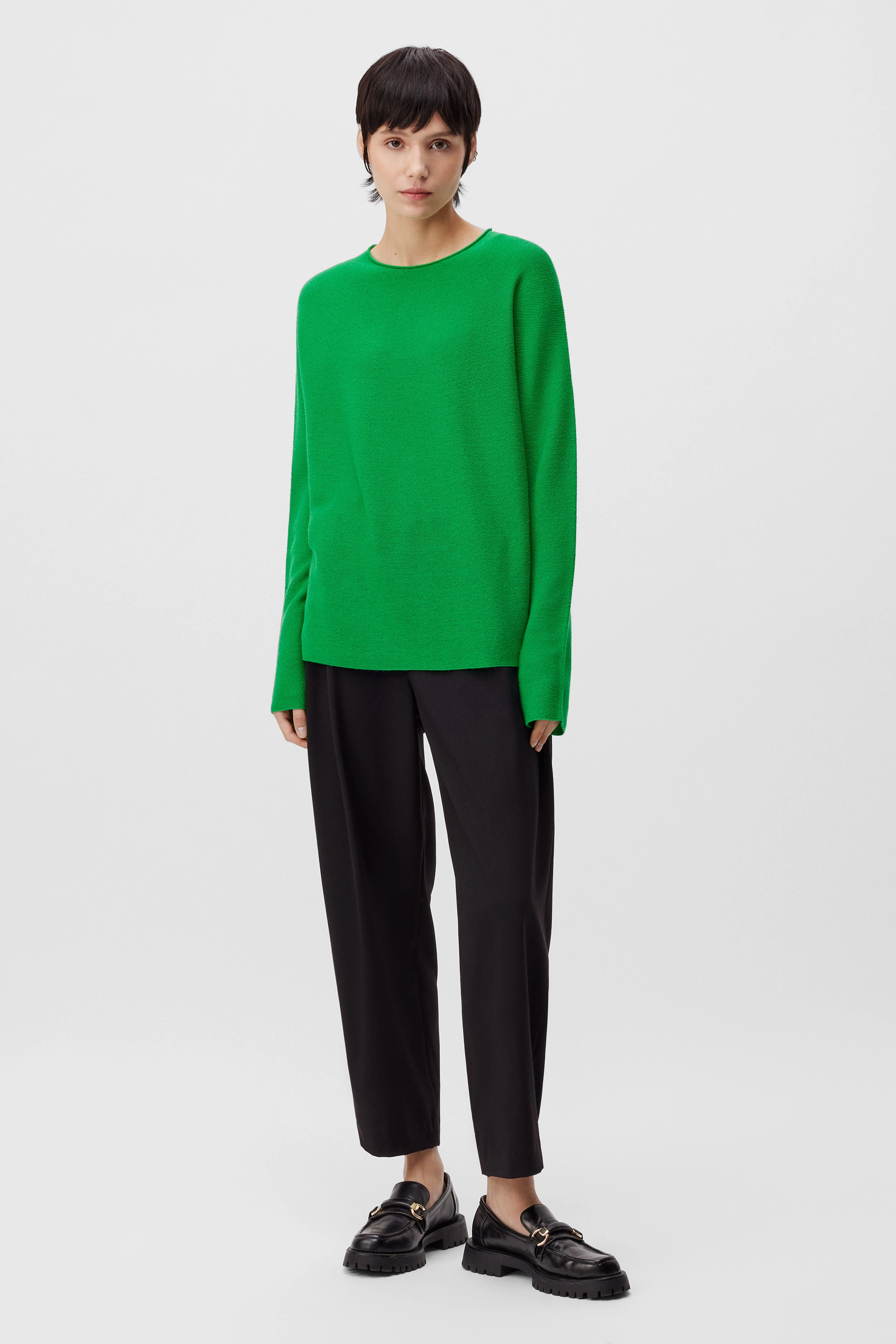 MAILA - Rundhalspullover aus Merinowolle - Damen - grün - Ganzkörper-Frontansicht