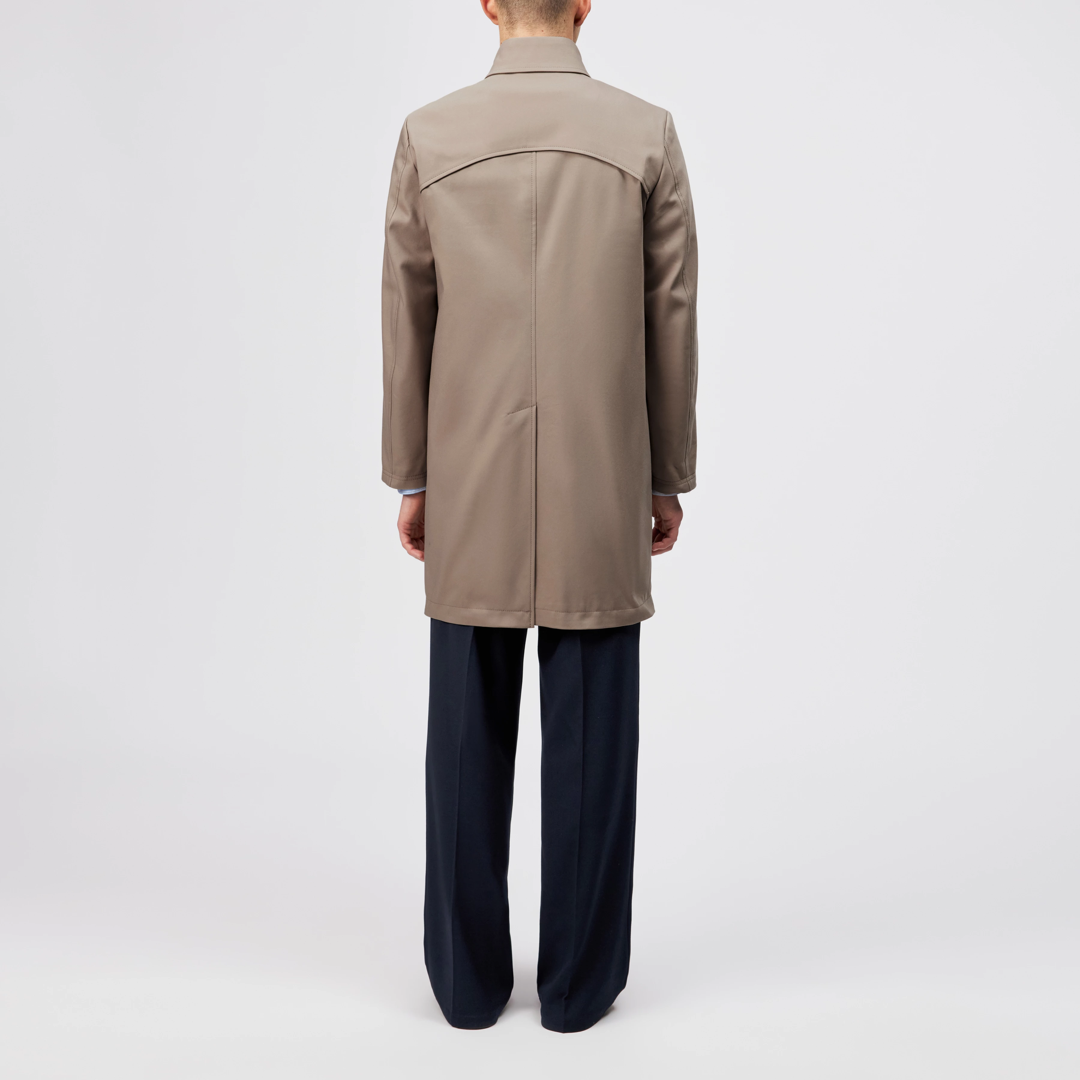 SKOPJE_C - Trench coat in techno stretch satin - men - beige - Rückansicht